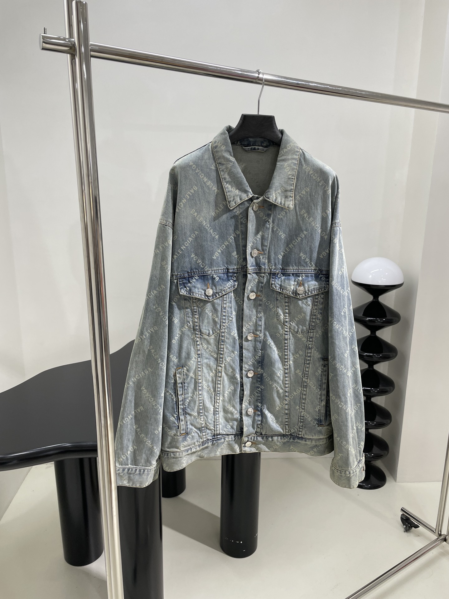 Barenciag New Danning Shape Jacket Cowboy: Single-Size Female Suit with Retro Details - 图片 3