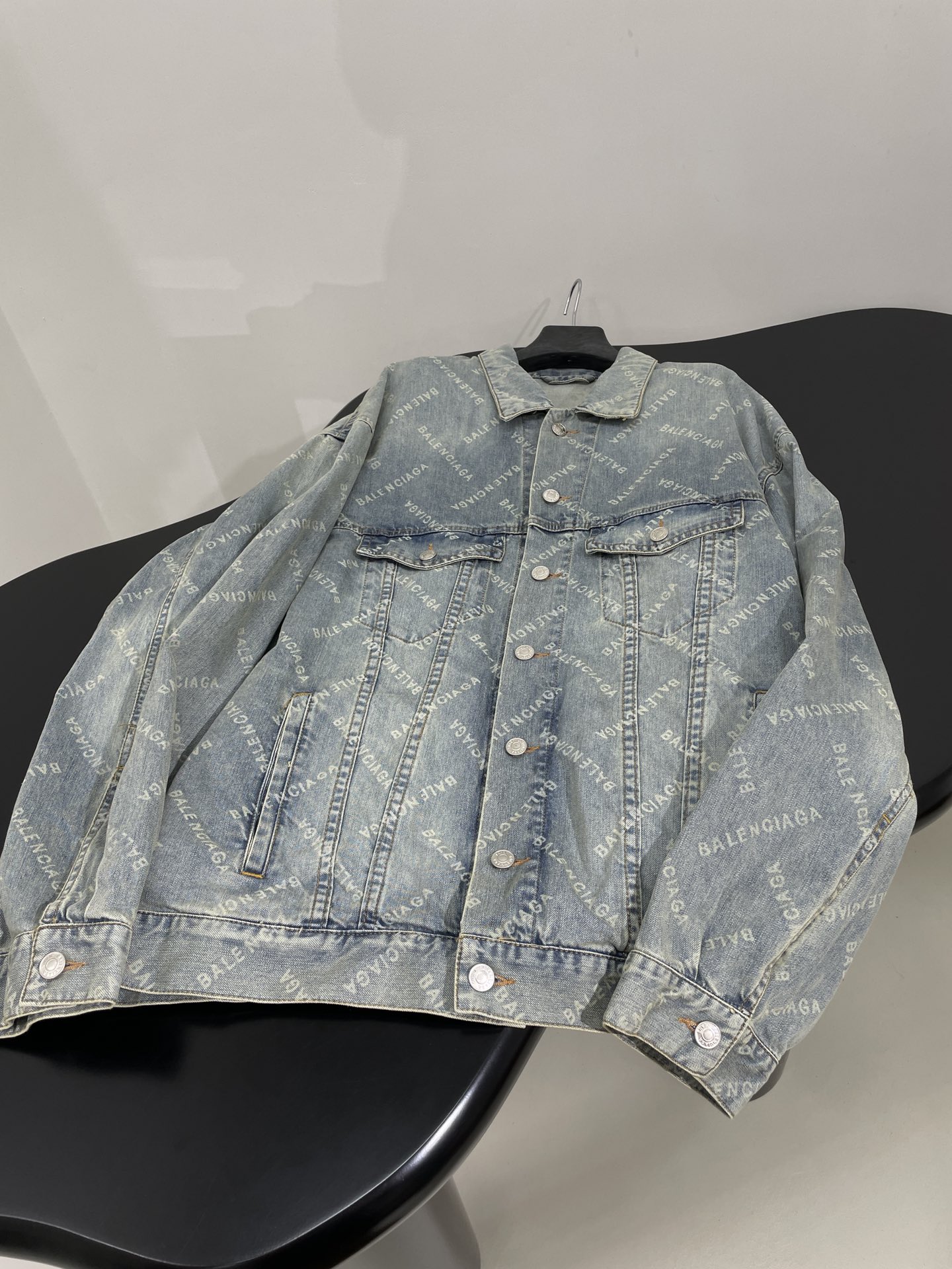 Barenciag New Danning Shape Jacket Cowboy: Single-Size Female Suit with Retro Details - 图片 6
