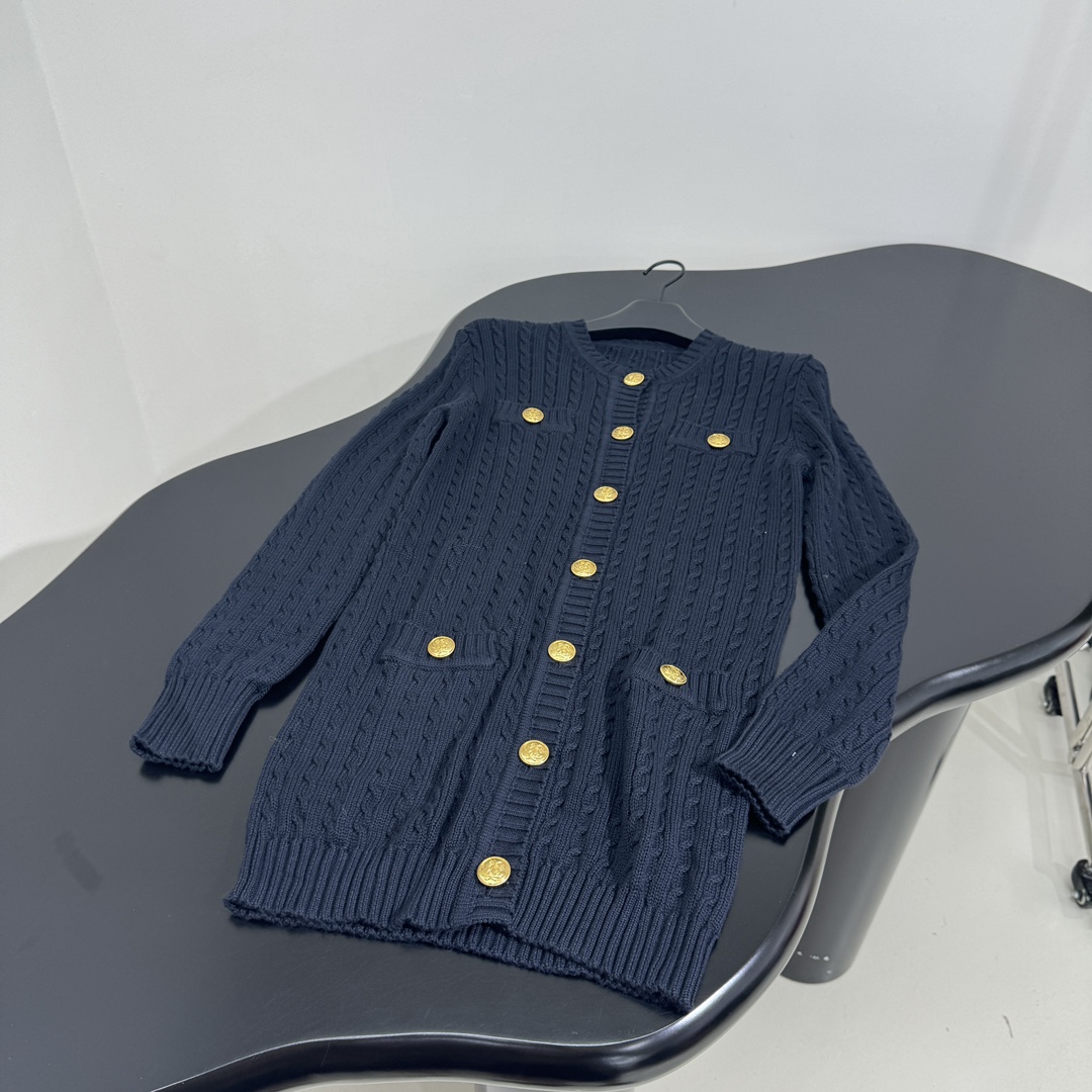 Chlo Knit Shirt Women’s Suit with Metal Buttons and Olive Green Color - 图片 4