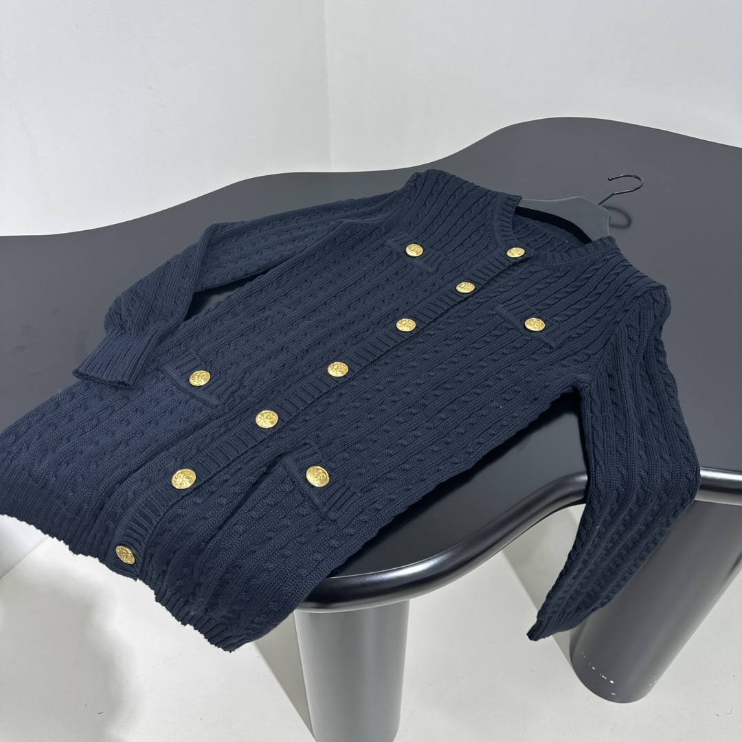Chlo Knit Shirt Women’s Suit with Metal Buttons and Olive Green Color - 图片 7