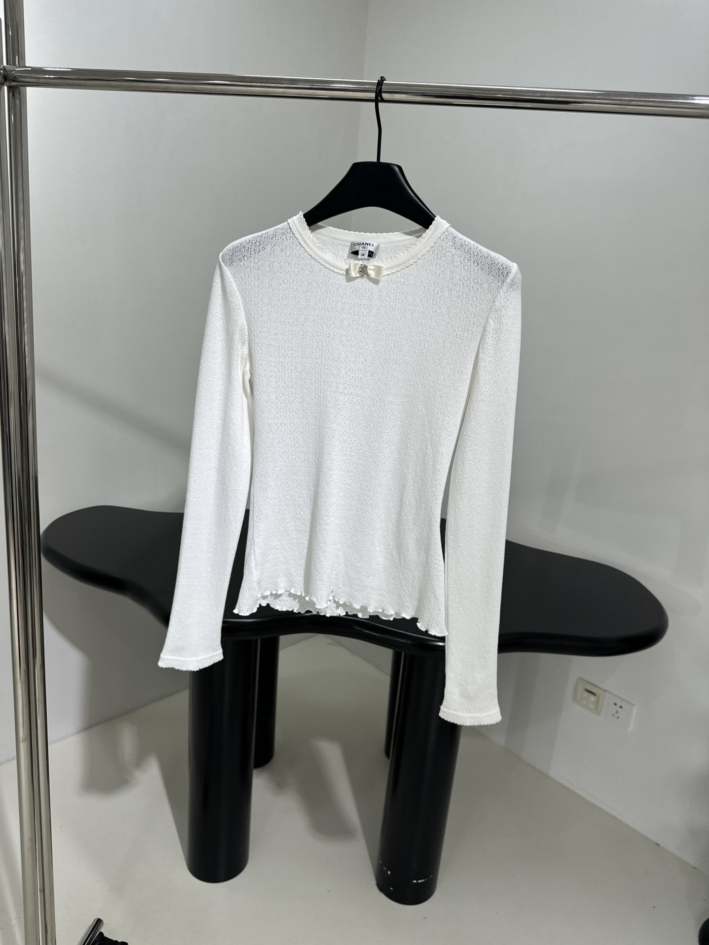 小香新品coco neige滑雪系列真丝羊毛打底衫
柔软真丝羊毛针织面料
紧身版型修饰身材
高级针织镂空