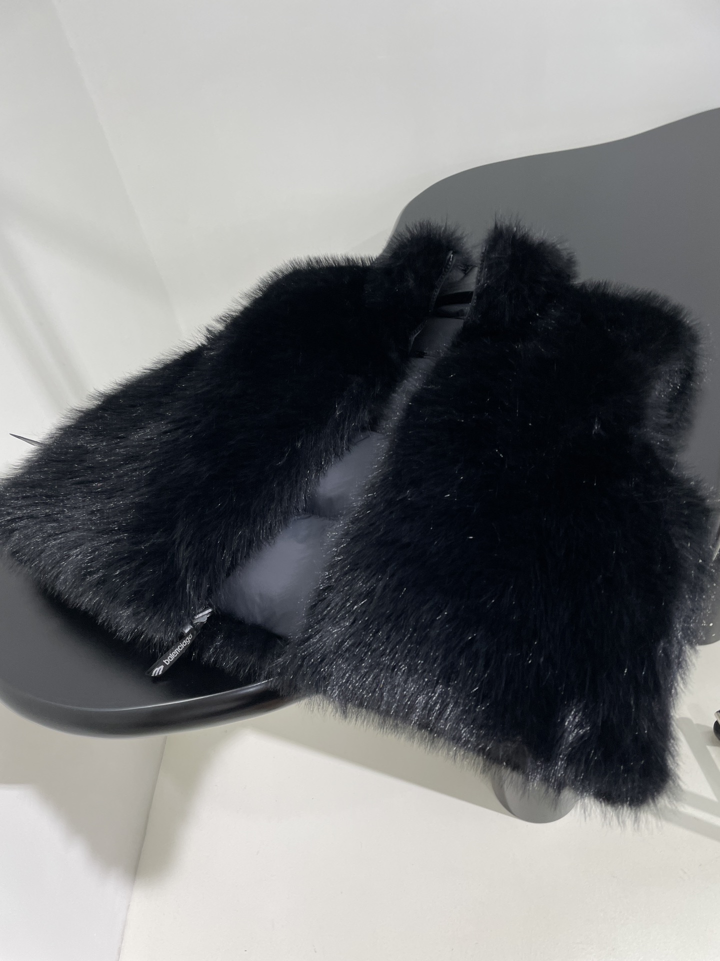 Customized 3B Sports Icon Ski Puffer Jacket with Green Fur and Orbital Zipper - 图片 5