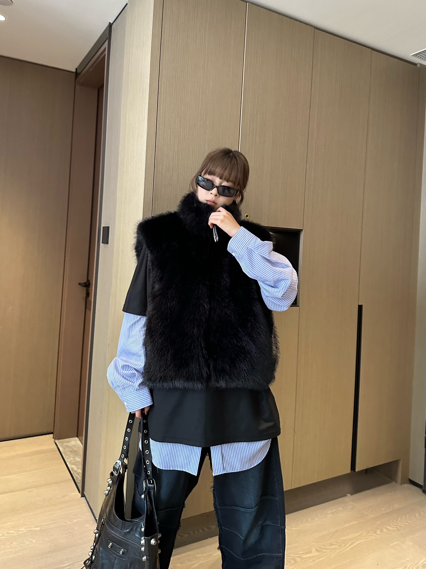 High-End Quality Female Suit with Dustproof Bags and Two-Faced Horse Armor - 图片 3