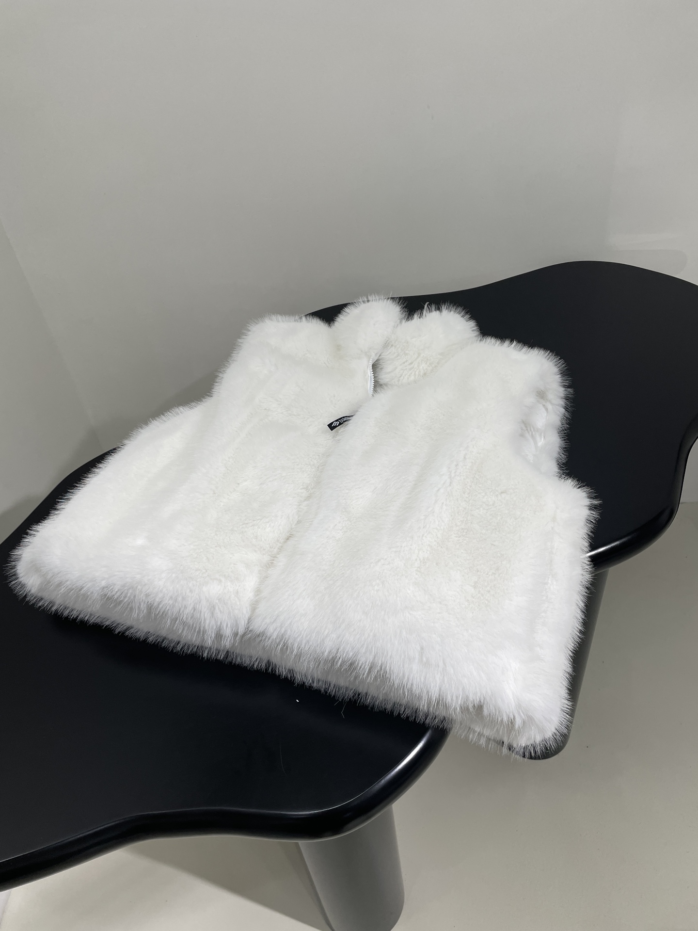 Customized 3B Sports Icon Ski Puffer Jacket with Green Fur and Orbital Zipper - 图片 4