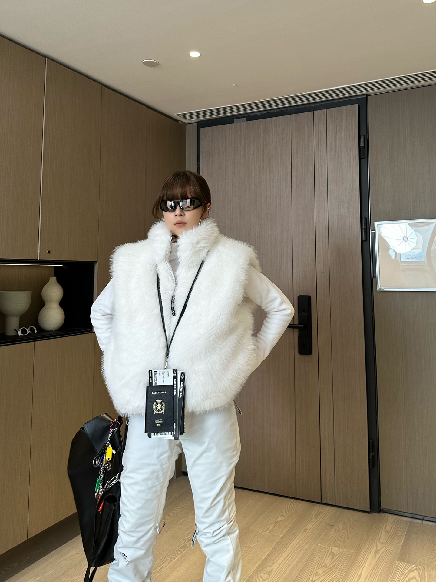 High-End Female Suit with Dustproof Bags and Two-Faced Horse Armor - 图片 5