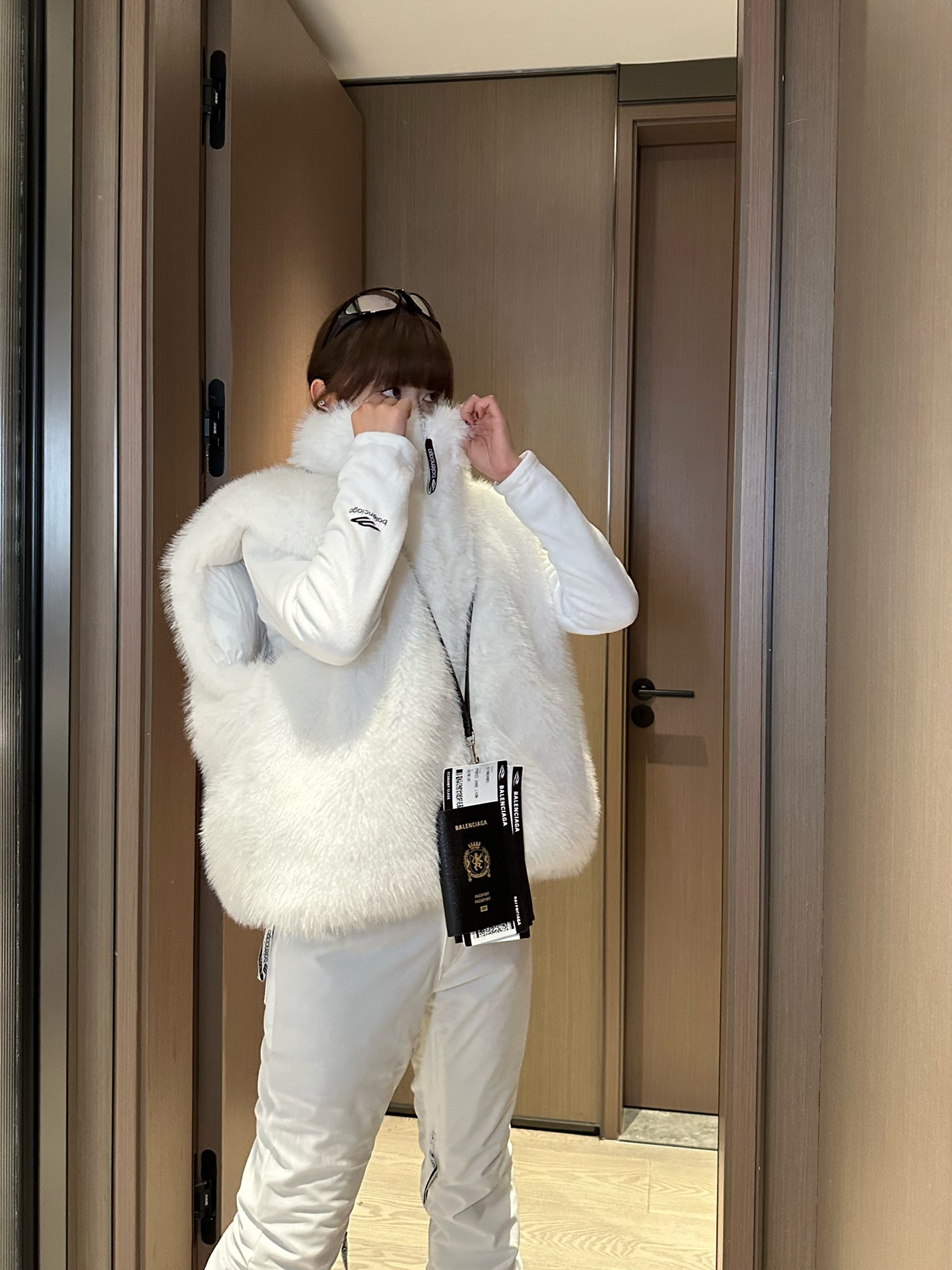 High-End Female Suit with Dustproof Bags and Two-Faced Horse Armor - 图片 2