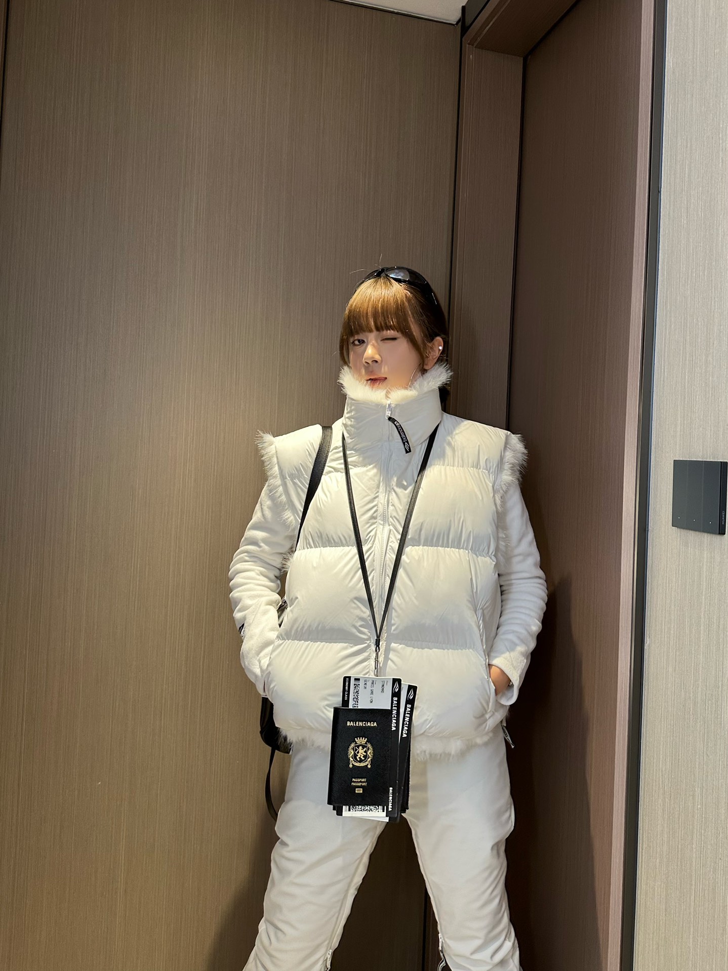 High-Quality Women’s Suit with Two-Faced Horse Armor and Fur Coat Detail - 图片 3
