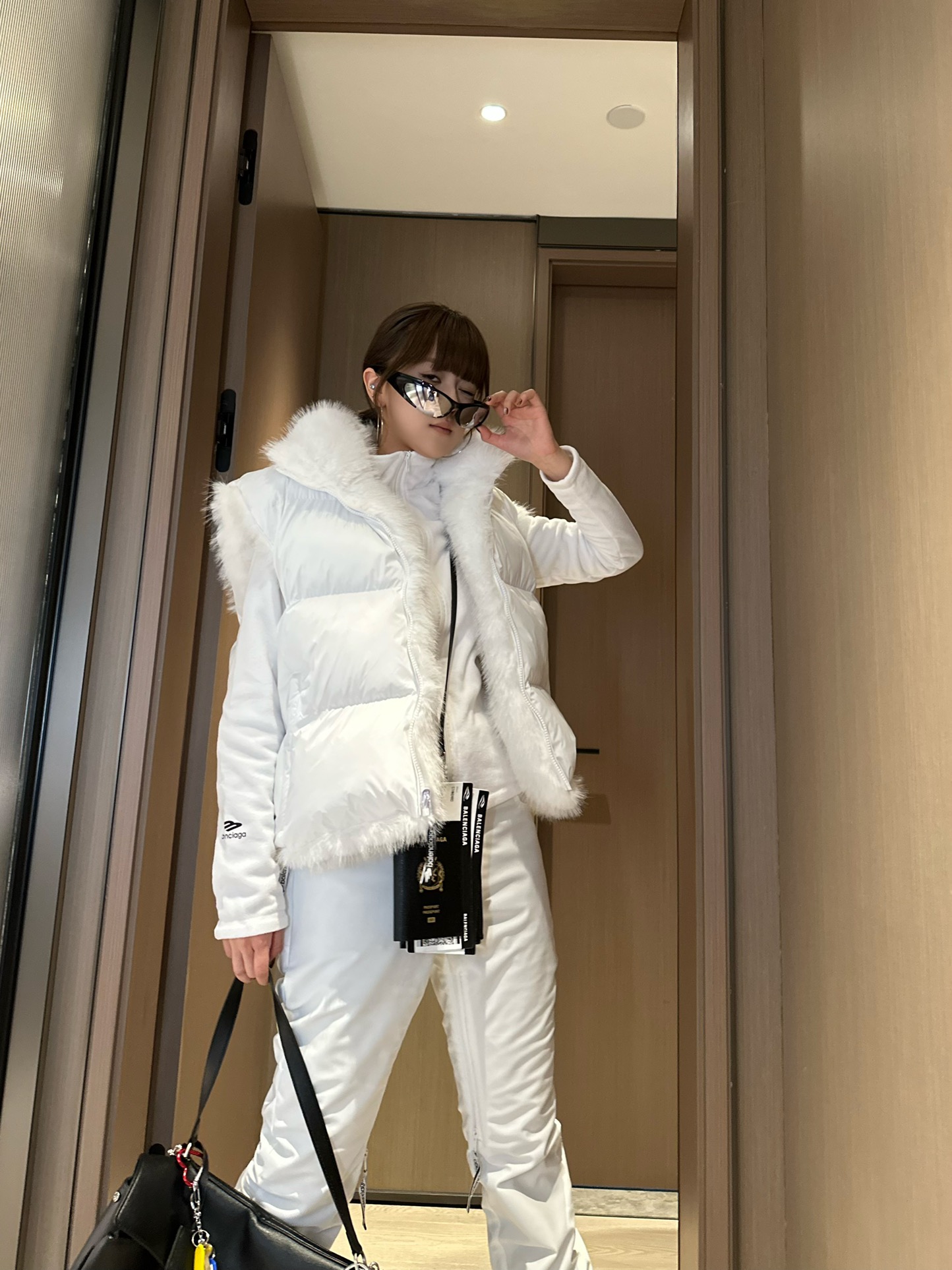 High-Quality Women’s Suit with Two-Faced Horse Armor and Fur Coat Detail - 图片 1