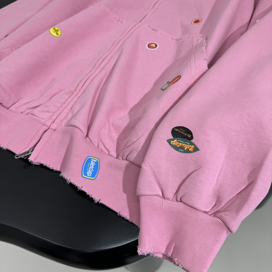 𝐵𝑎𝑙𝑒𝑛𝑐𝑖𝑎𝑔*25早春新品FRUITY中号版型拉链外套
褪色做旧粉色复古平纹针织面料
满饰frui