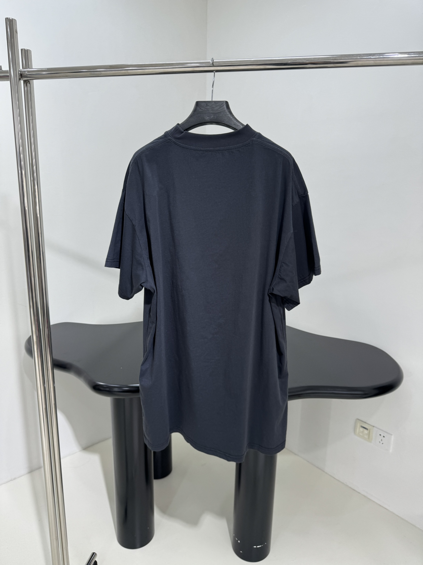 𝐵𝑎𝑙𝑒𝑛𝑐𝑖𝑎𝑔*早春新品GETARIAT大廓形印花T恤
同源平纹针织面料
正面饰以Getaria艺术