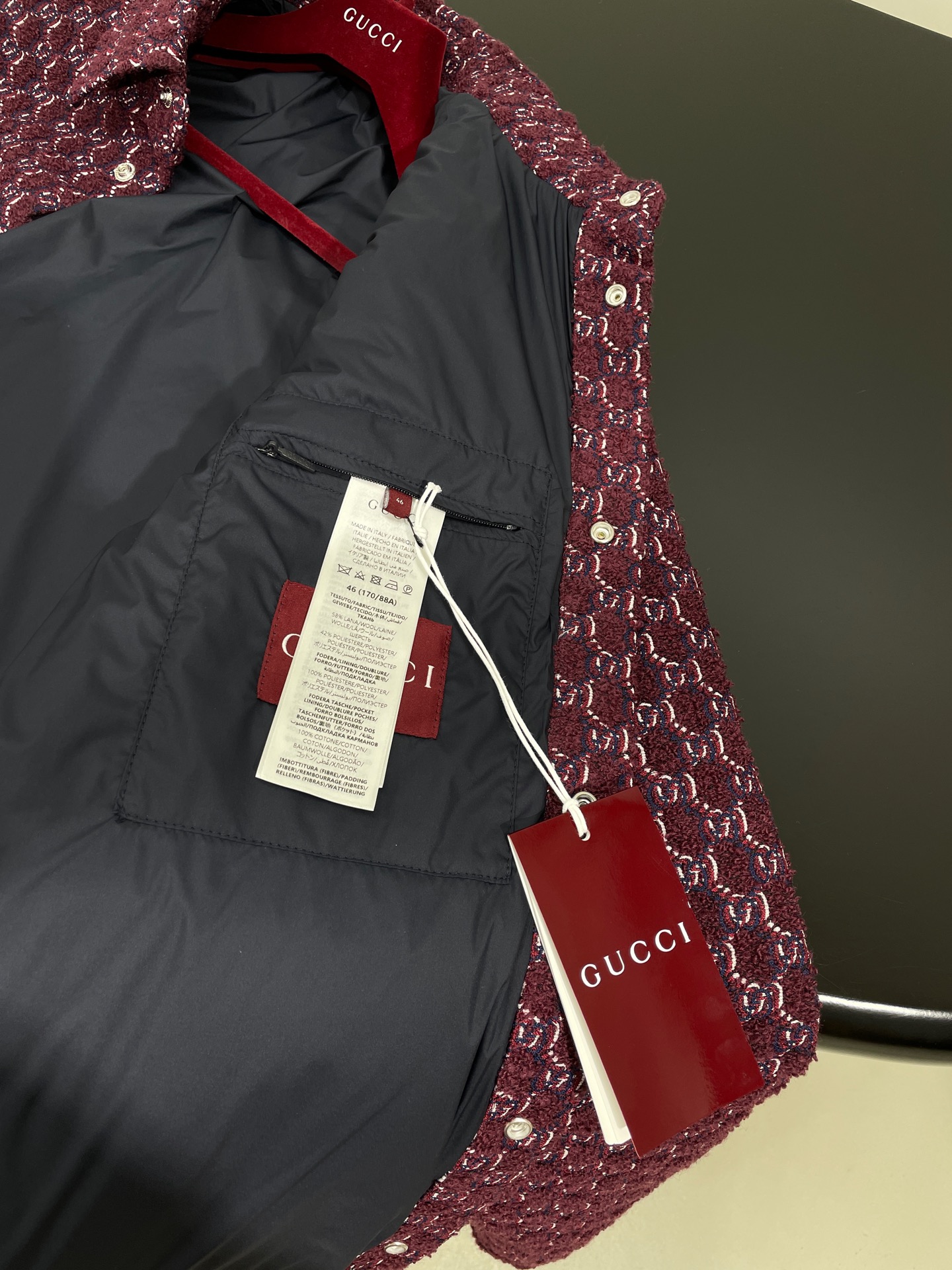 𝐺𝑢𝑐𝑐*早春新品饰GG Shadow结子绒羊毛提花棉服
独家定制羊毛结子绒提花面料
对格对花剪裁
有蓝