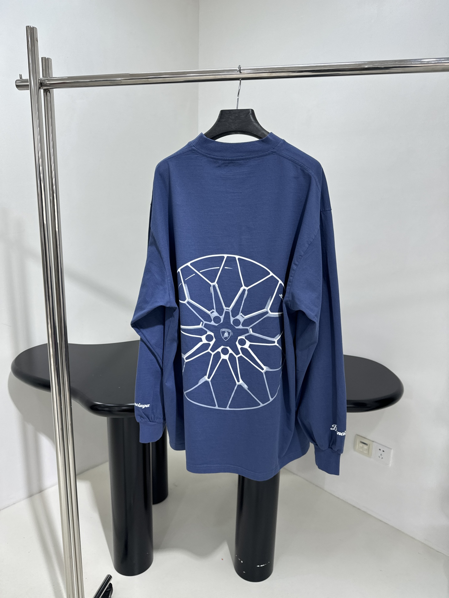 𝐵𝑎𝑙𝑒𝑛𝑐𝑖𝑎𝑔*25早春新品｜Automobili Lamborghini🛞联名合作廓形长袖T恤
独