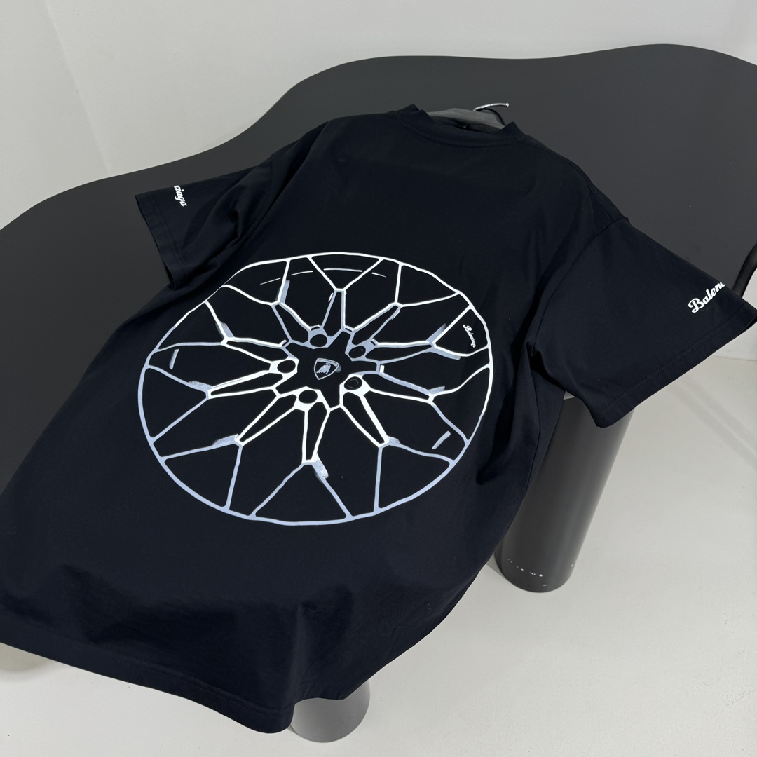𝐵𝑎𝑙𝑒𝑛𝑐𝑖𝑎𝑔*25早春新品｜Automobili Lamborghini🛞联名合作廓形短袖T恤
独