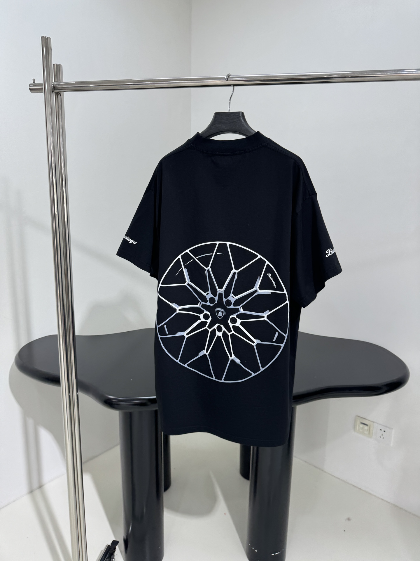 𝐵𝑎𝑙𝑒𝑛𝑐𝑖𝑎𝑔*25早春新品｜Automobili Lamborghini🛞联名合作廓形短袖T恤
独