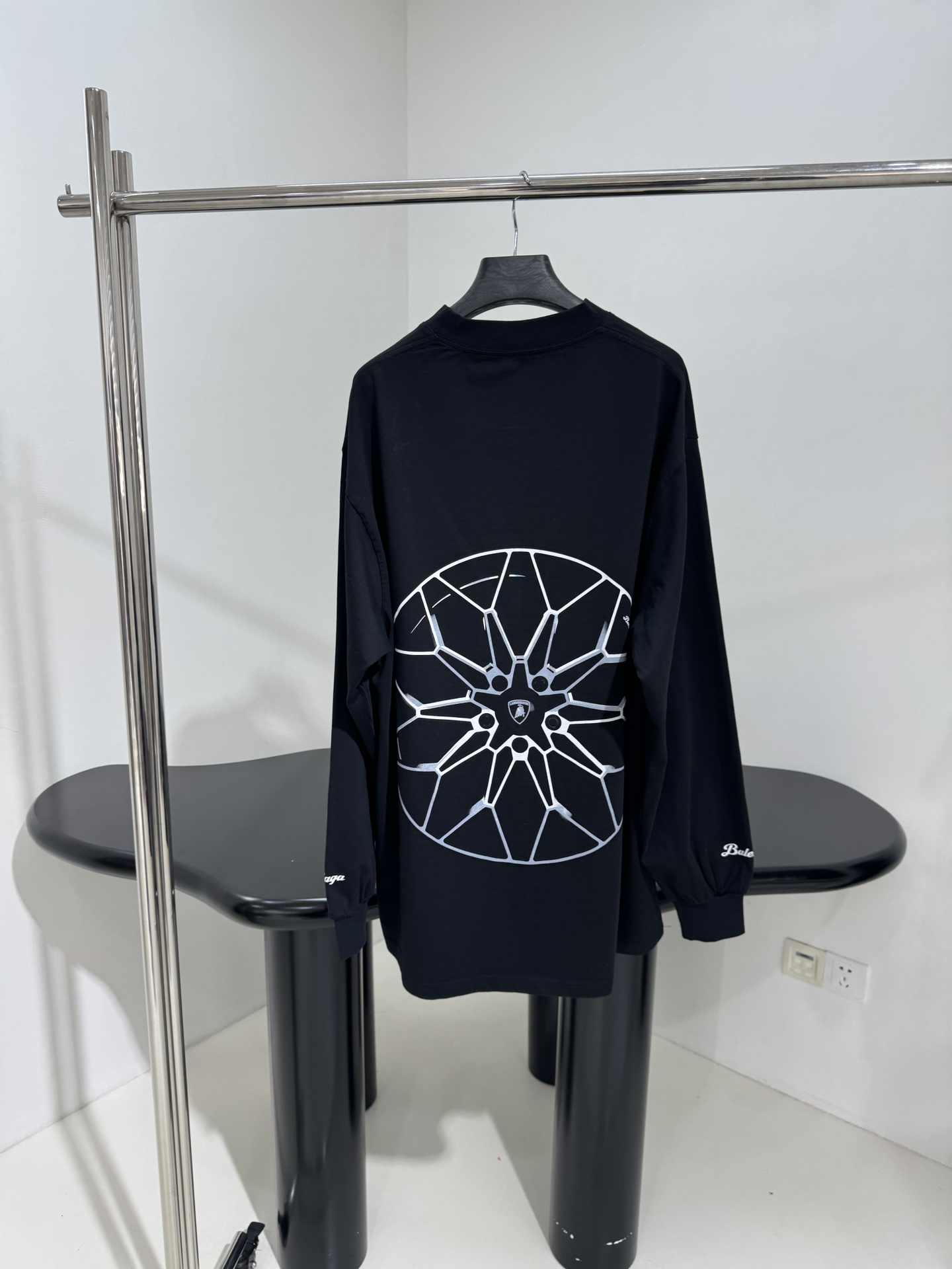 𝐵𝑎𝑙𝑒𝑛𝑐𝑖𝑎𝑔*25早春新品｜Automobili Lamborghini🛞联名合作廓形长袖T恤
独