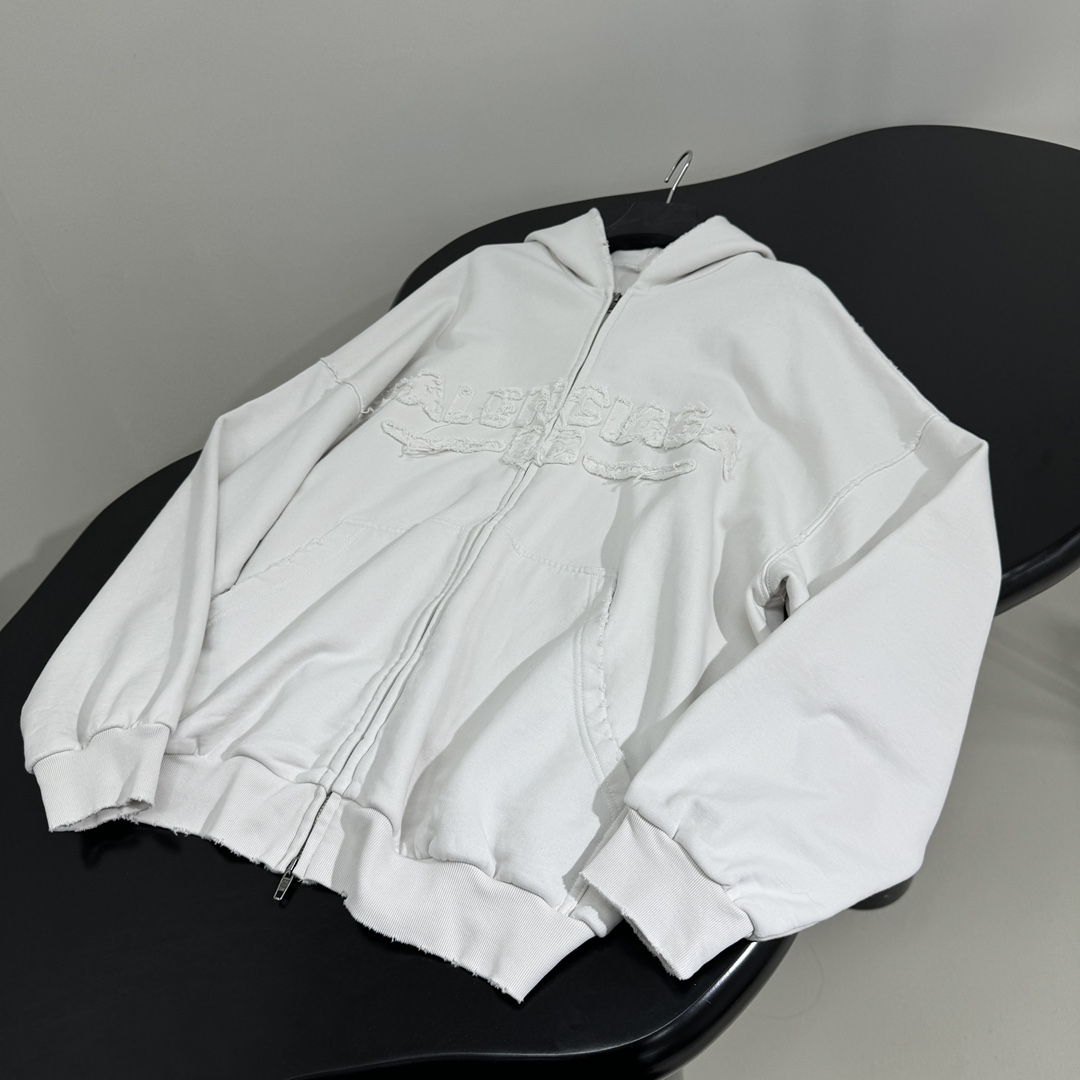 𝐵𝑎𝑙𝑒𝑛𝑐𝑖𝑎𝑔*新品NEW YEAR SERIES 25 - HOODIE常规版型拉链连帽卫衣
复古