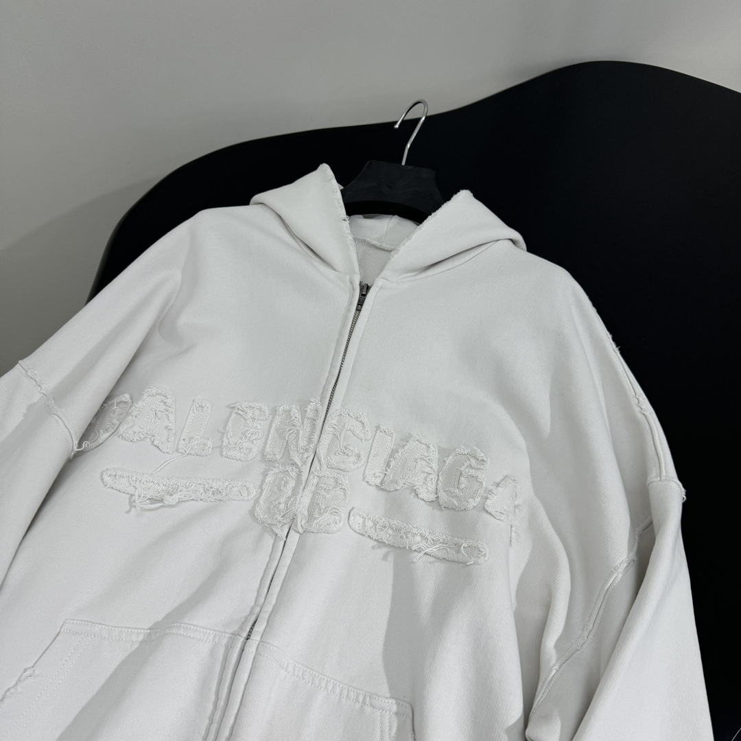 𝐵𝑎𝑙𝑒𝑛𝑐𝑖𝑎𝑔*新品NEW YEAR SERIES 25 - HOODIE常规版型拉链连帽卫衣
复古