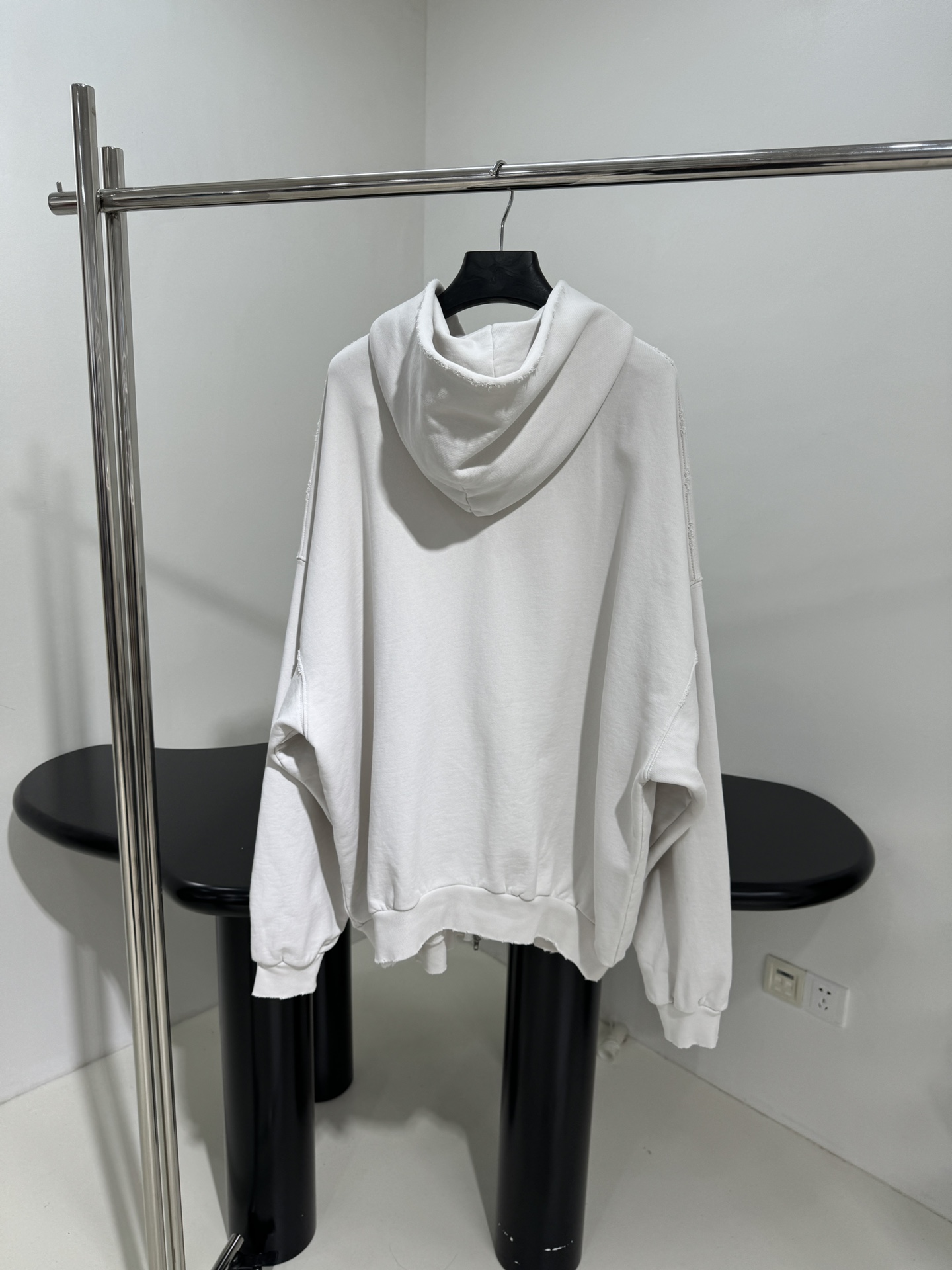 𝐵𝑎𝑙𝑒𝑛𝑐𝑖𝑎𝑔*新品NEW YEAR SERIES 25 - HOODIE常规版型拉链连帽卫衣
复古