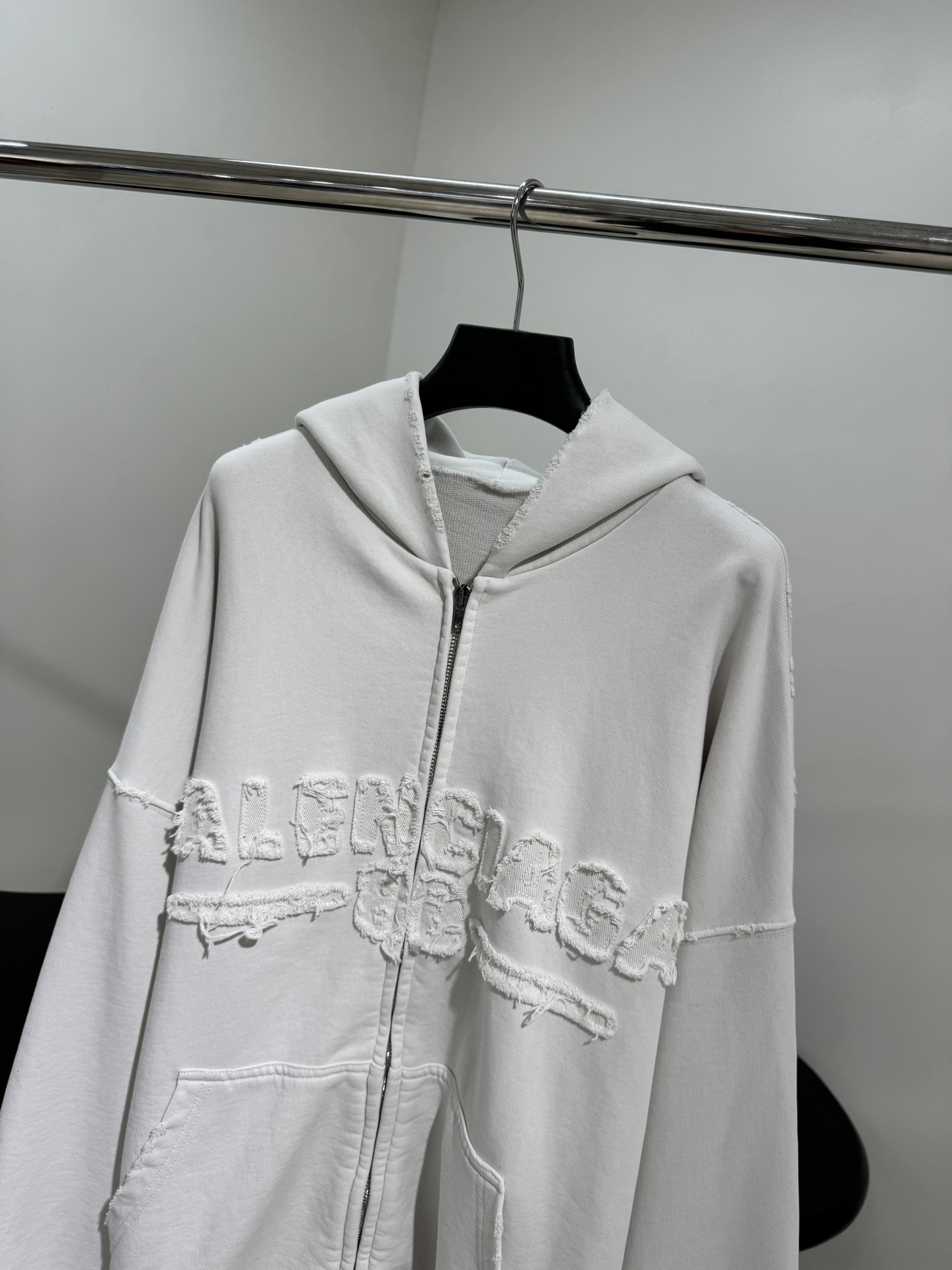 𝐵𝑎𝑙𝑒𝑛𝑐𝑖𝑎𝑔*新品NEW YEAR SERIES 25 - HOODIE常规版型拉链连帽卫衣
复古