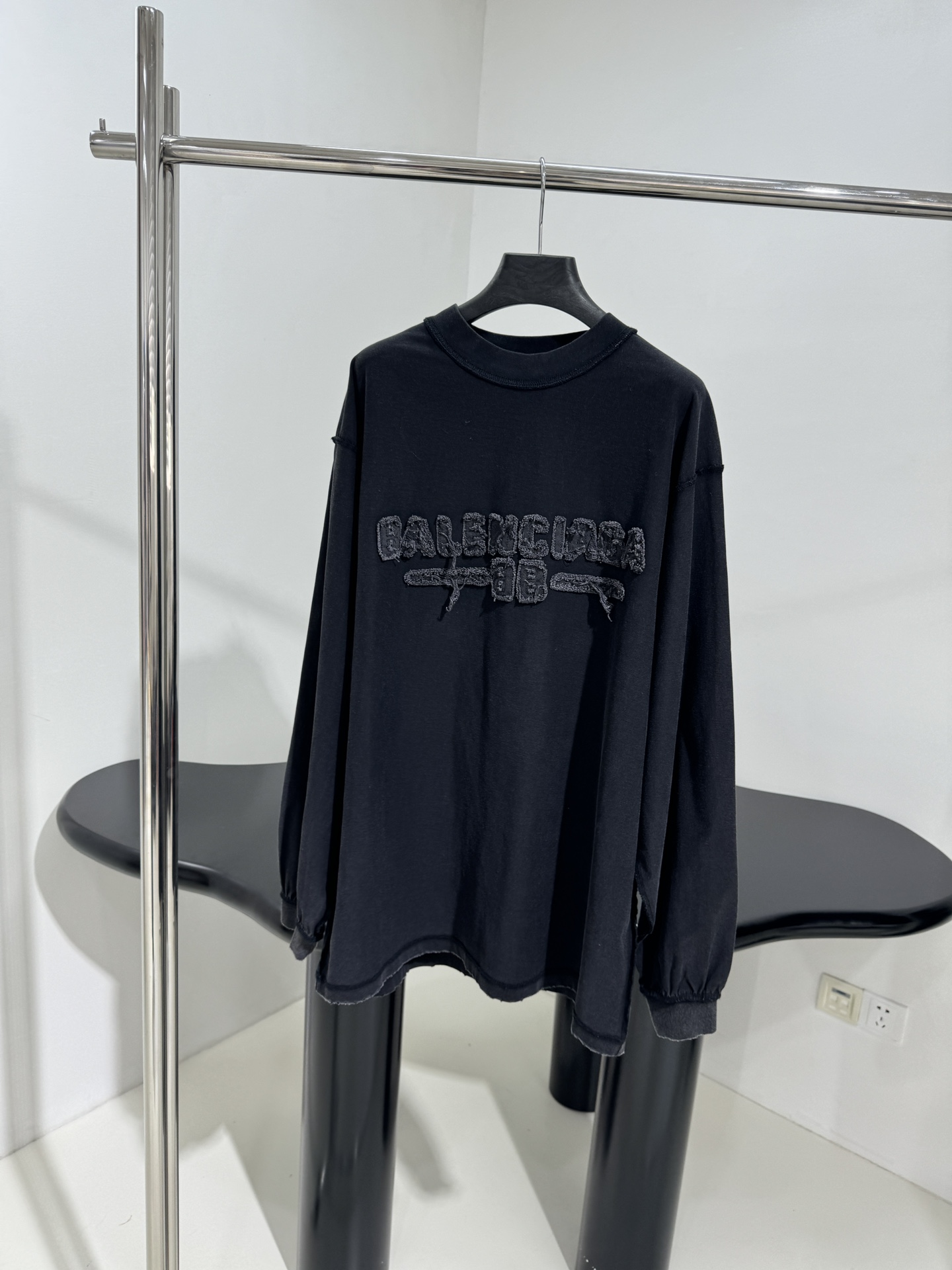 𝐵𝑎𝑙𝑒𝑛𝑐𝑖𝑎𝑔*新品NEW YEAR SERIES 25 - HOODIE大版型长袖T桖
复古平纹针