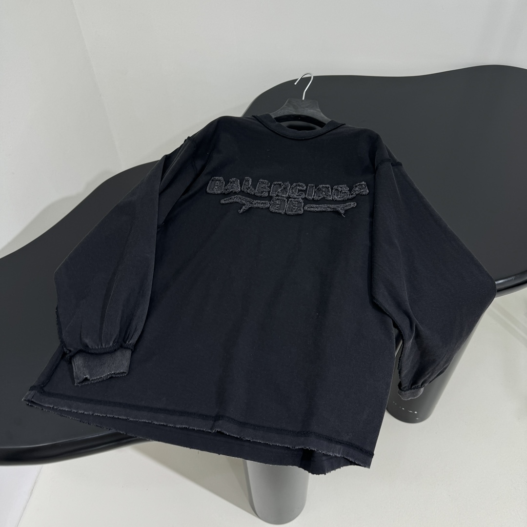 𝐵𝑎𝑙𝑒𝑛𝑐𝑖𝑎𝑔*新品NEW YEAR SERIES 25 - HOODIE大版型长袖T桖
复古平纹针