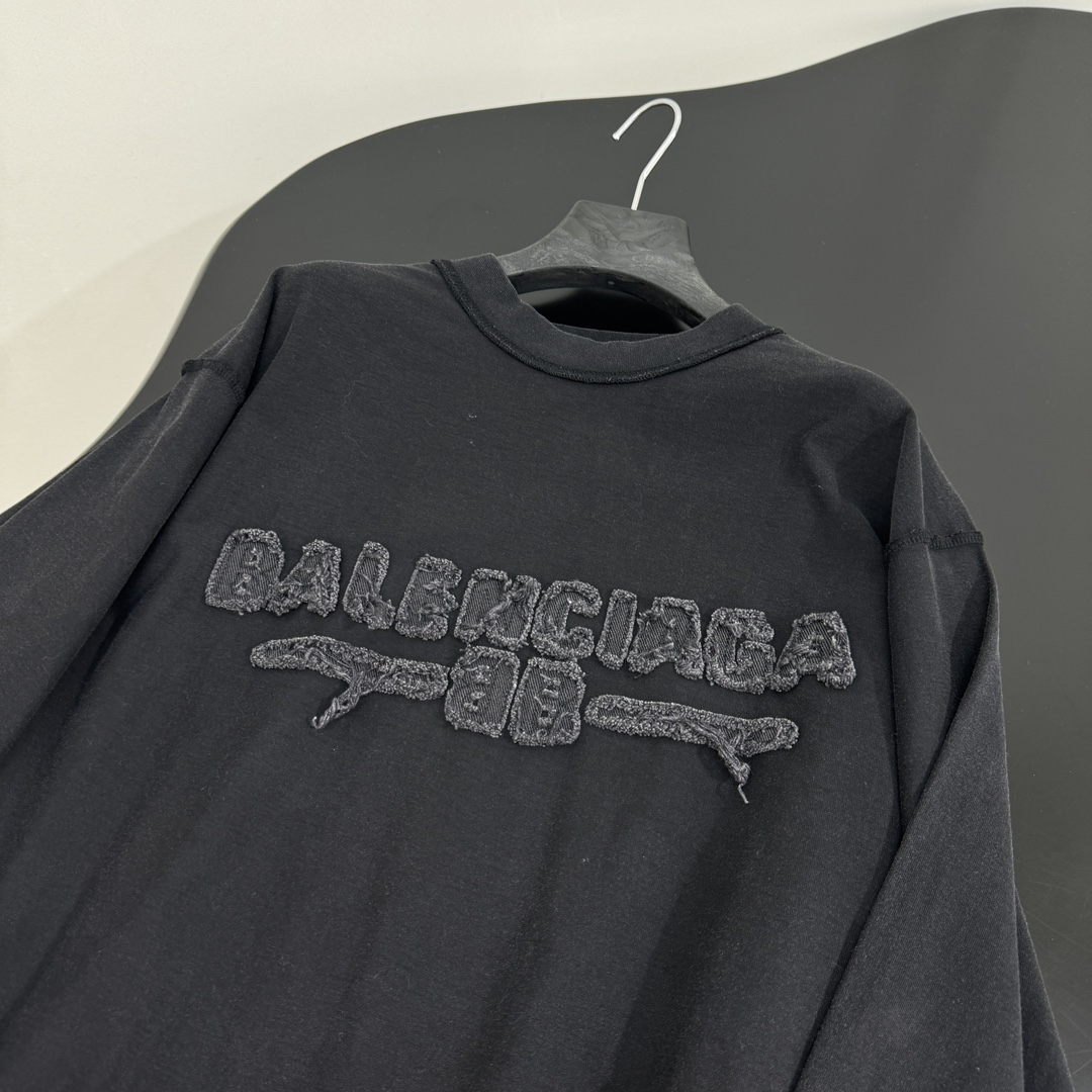𝐵𝑎𝑙𝑒𝑛𝑐𝑖𝑎𝑔*新品NEW YEAR SERIES 25 - HOODIE大版型长袖T桖
复古平纹针