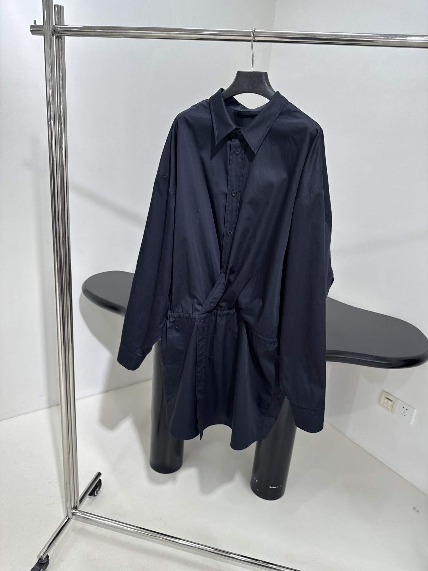𝐵𝑎𝑙𝑒𝑛𝑐𝑖𝑎𝑔*新品衬衫迷你连衣裙
褪色蓝色水洗透薄府绸衬衫迷你连衣裙
水洗透薄府绸面料
膝盖上方长