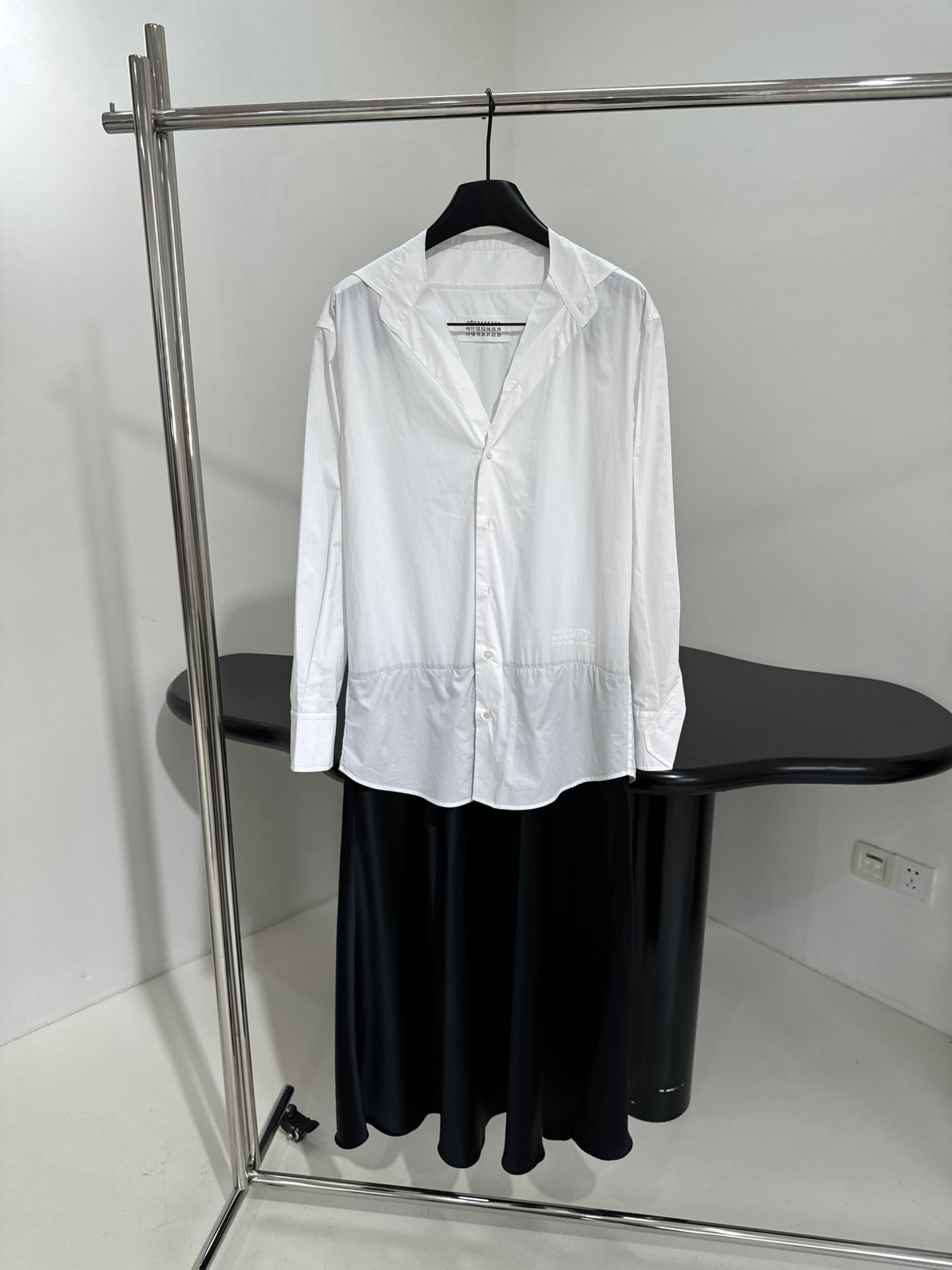 MM6 Cotton Shirt Dress: Gender-Neutral, Loose Fit, White Color, Tweed Details - 图片 1
