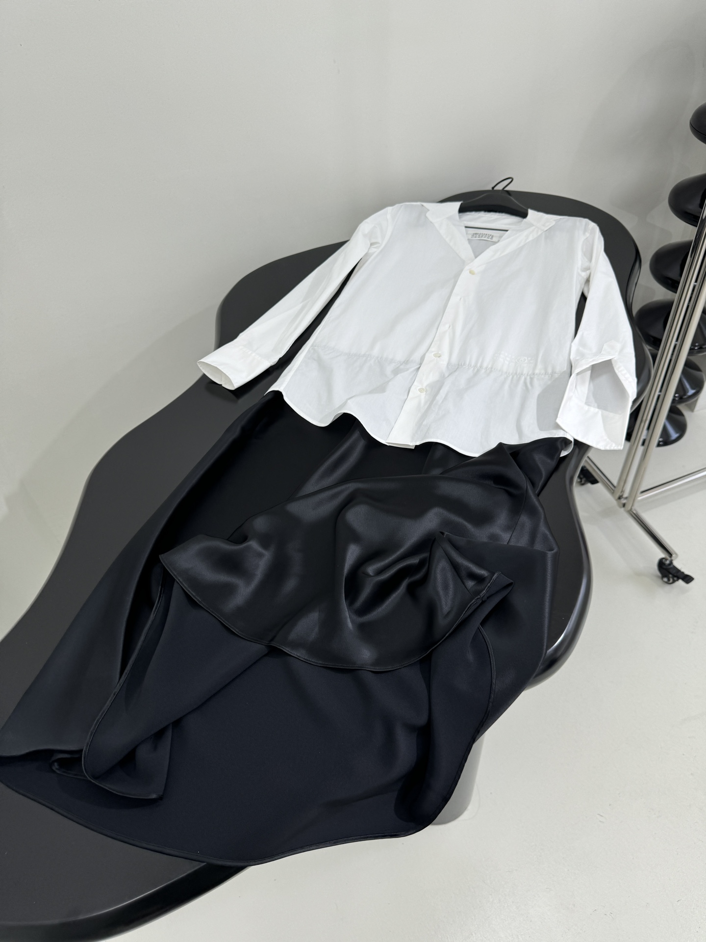 MM6 Cotton Shirt Dress: Gender-Neutral, Loose Fit, White Color, Tweed Details - 图片 7