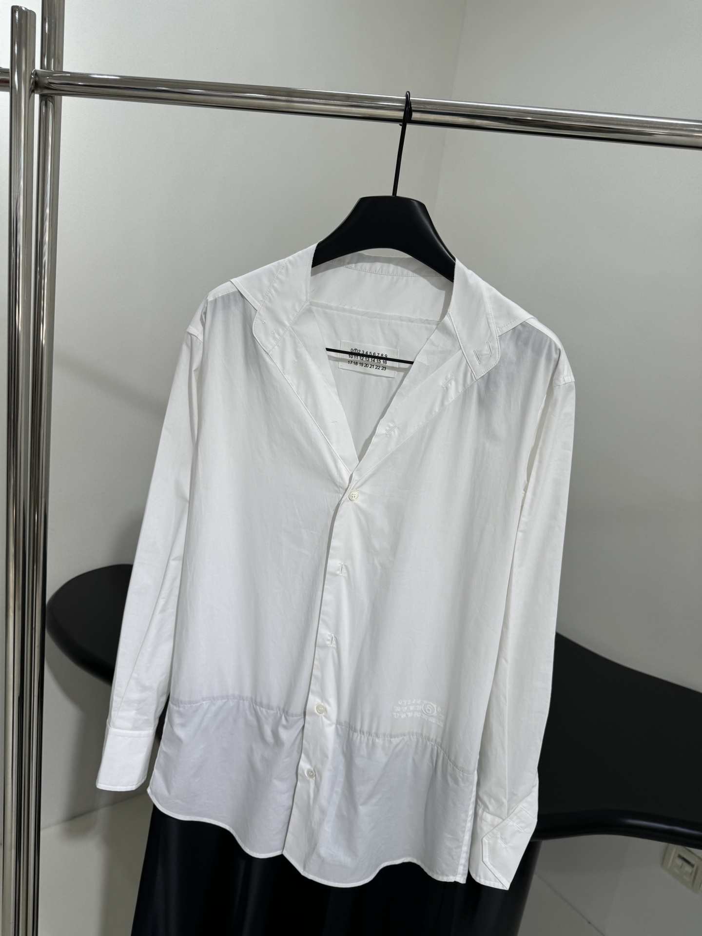 MM6 Cotton Shirt Dress: Gender-Neutral, Loose Fit, White Color, Tweed Details - 图片 2