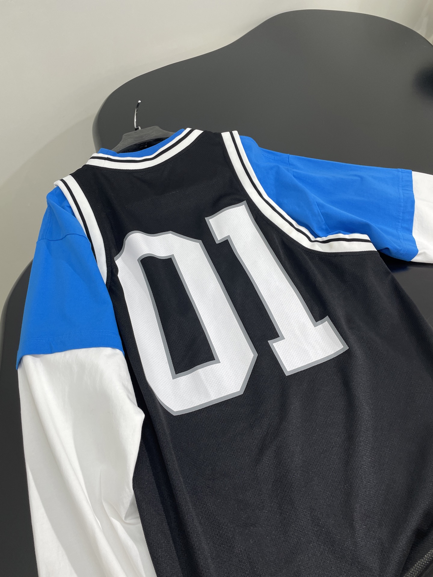 𝐵𝑎𝑙𝑒𝑛𝑐𝑖𝑎𝑔*新品BASKETBALL SERIES - 3件套层叠长袖T恤
定制定染复古运动网眼