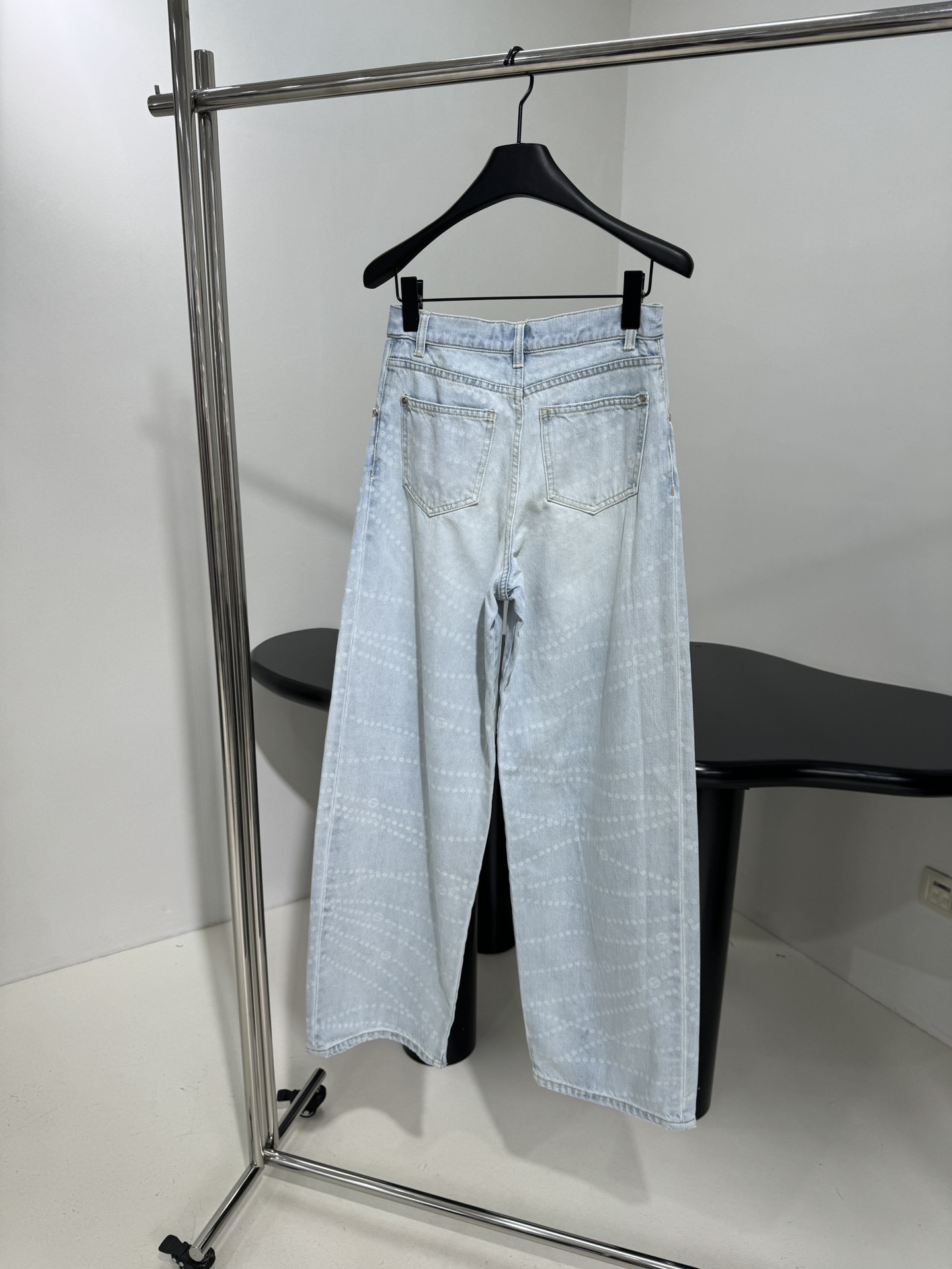 小香25早春新品阔腿丹宁牛仔裤
激光链条标识 复古洗水工艺
拖地长款 直筒 慵懒有度

𝙘𝙤𝙡𝙤𝙧：白蓝