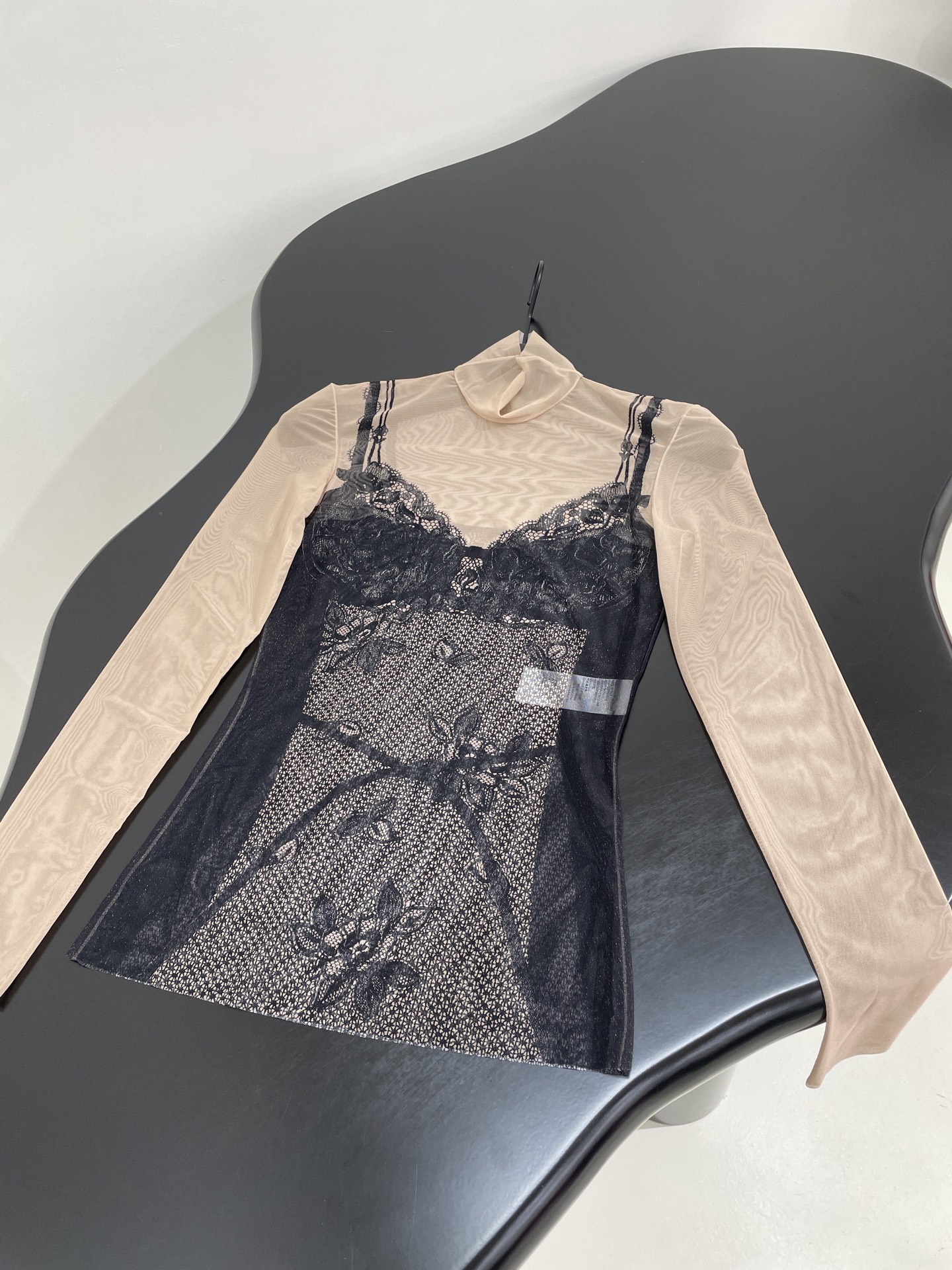 Balenciaga Women’s Suit with New Underwear and Bikini Persane in Almond Color - 图片 8