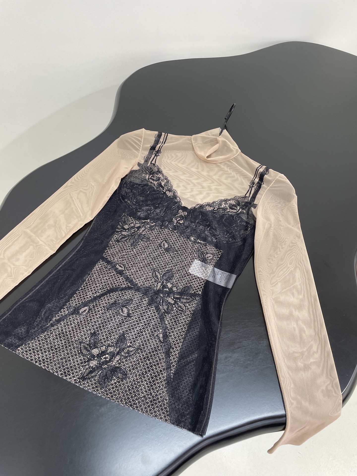 Balenciaga Women’s Suit with New Underwear and Bikini Persane in Almond Color - 图片 7