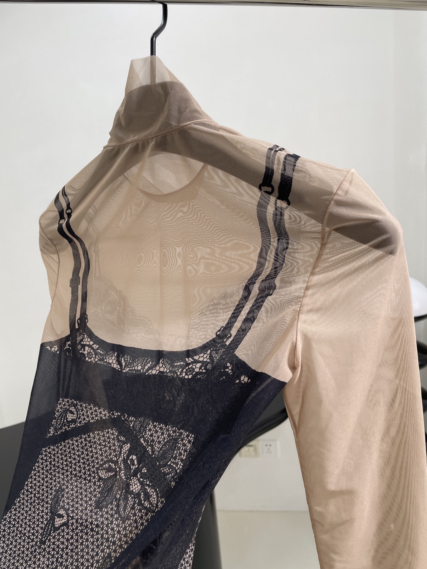 Balenciaga Women’s Suit with New Underwear and Bikini Persane in Almond Color - 图片 5