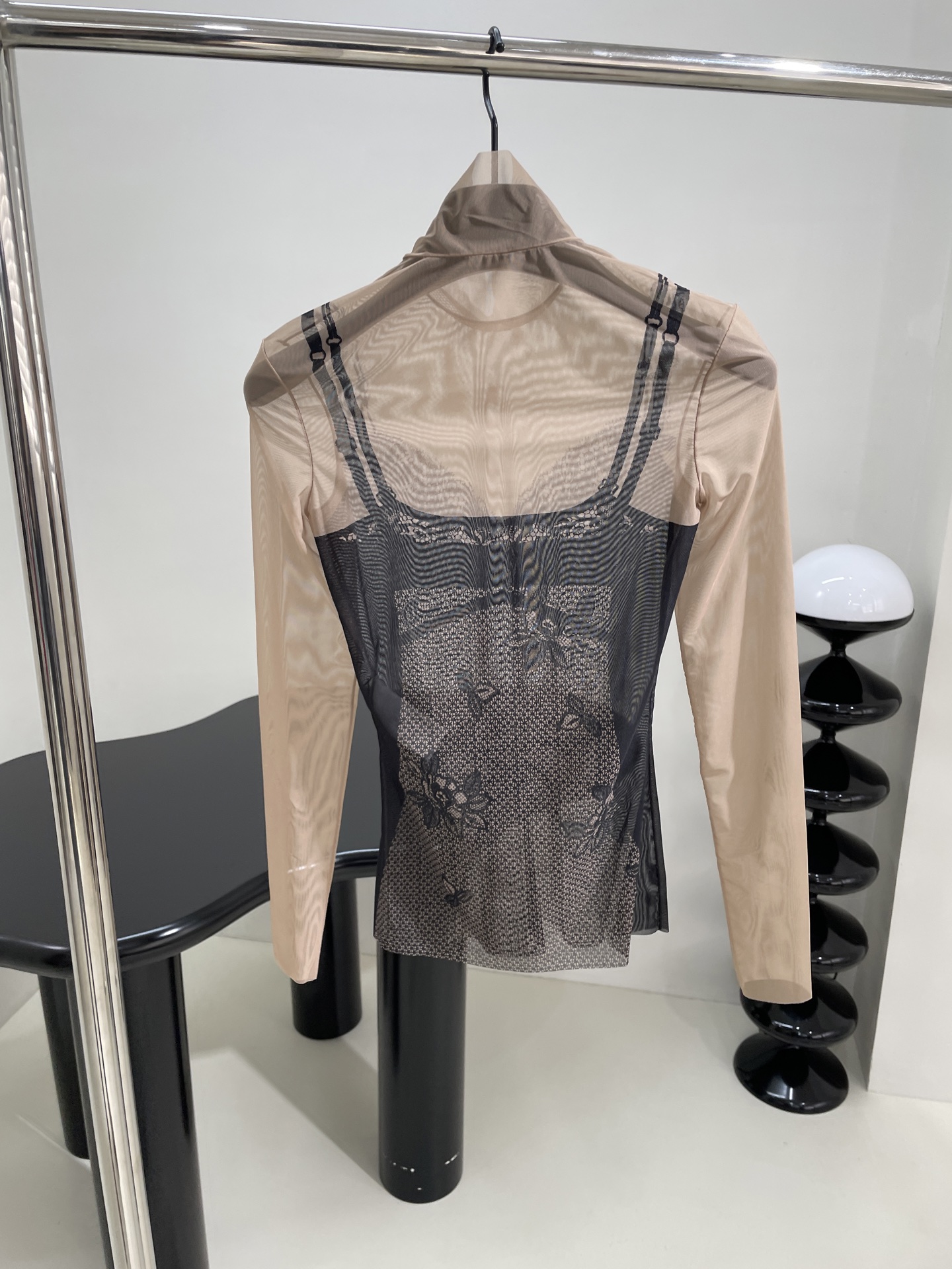 Balenciaga Women’s Suit with New Underwear and Bikini Persane in Almond Color - 图片 3