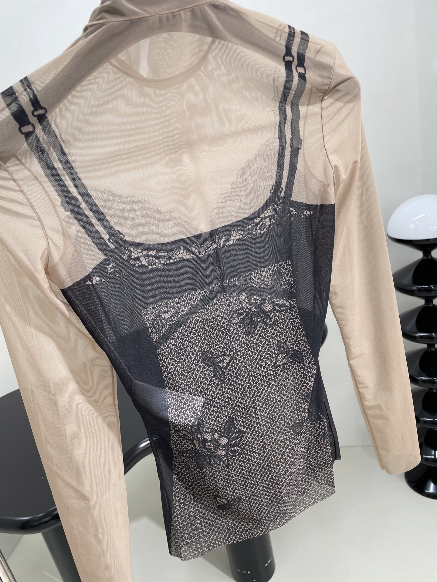 Balenciaga Women’s Suit with New Underwear and Bikini Persane in Almond Color - 图片 4