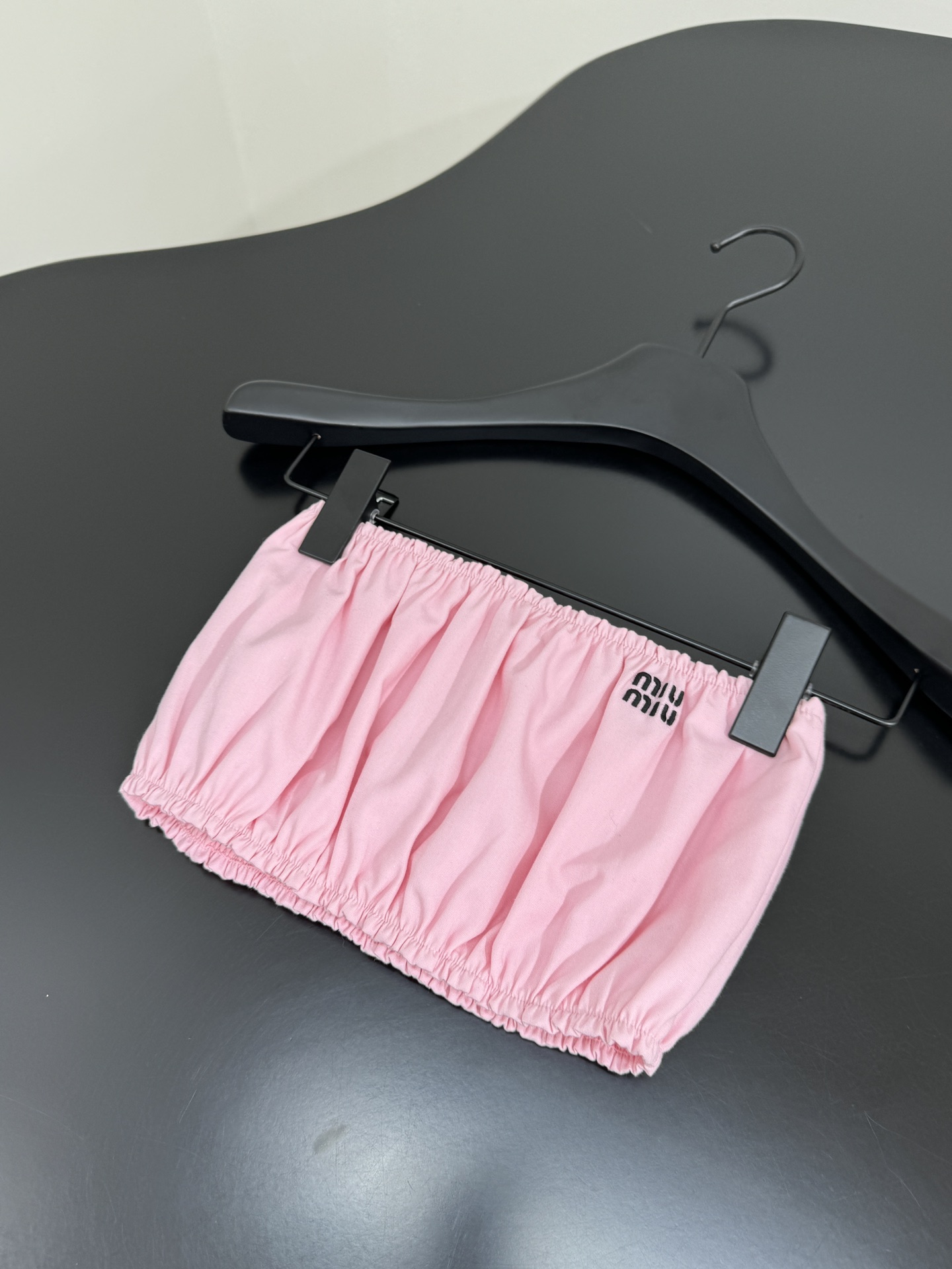 Stylish Loose Cherry Pollen Silk Dress with Brand Embroidery – Sakura House Collection. - 图片 5