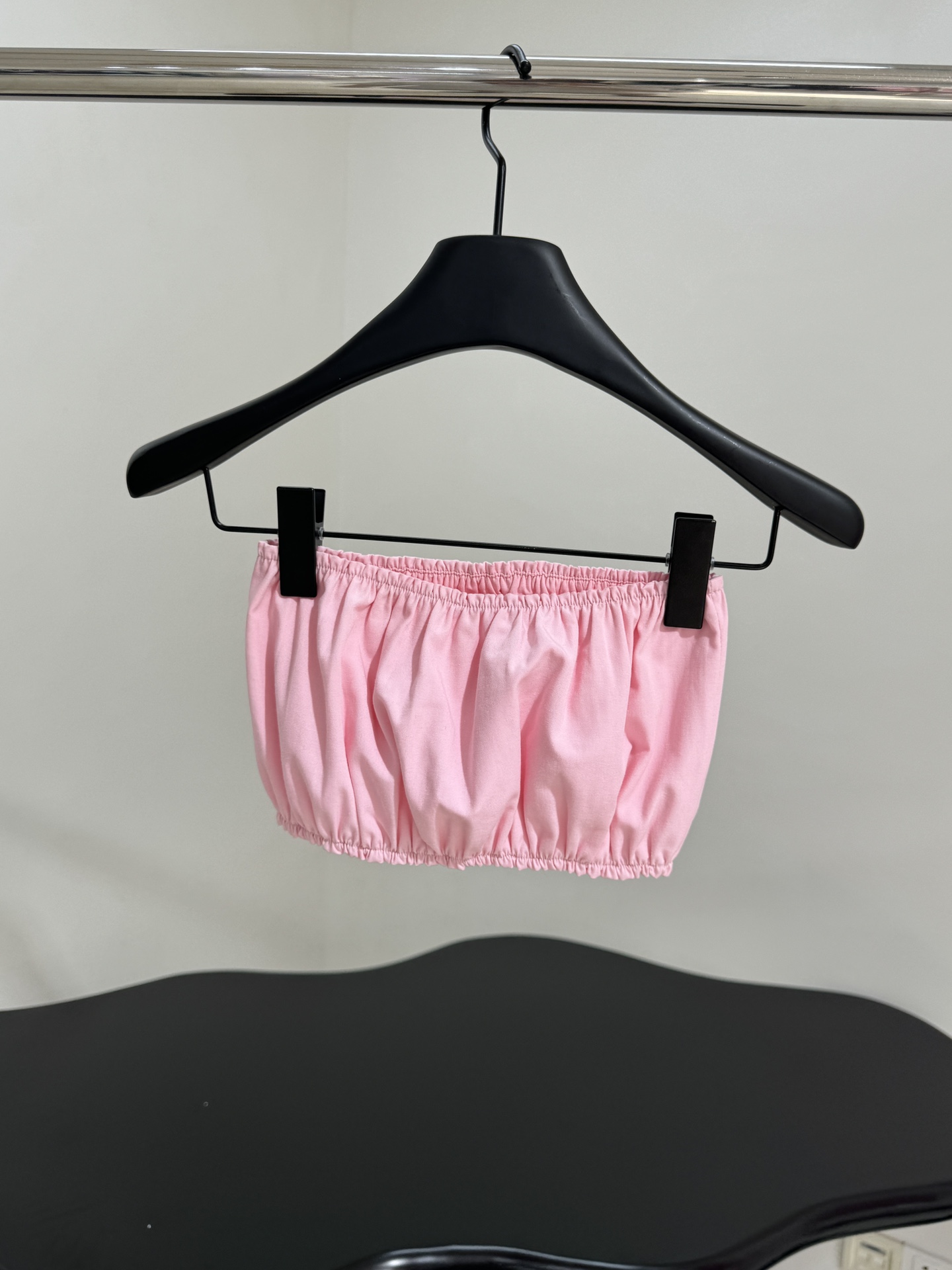 Stylish Loose Cherry Pollen Silk Dress with Brand Embroidery – Sakura House Collection. - 图片 3