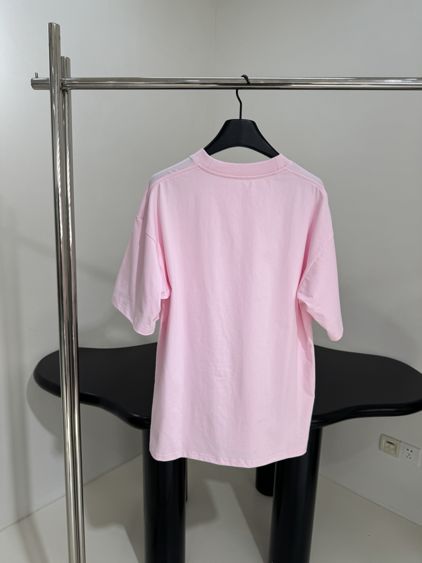 Fashion Update: P437 Original Cotton T-shirt with Wang25 Pressurized Collection, Gender-Neutral in White - 图片 3