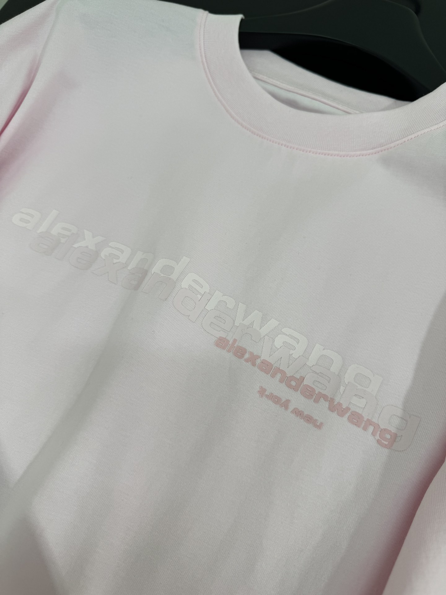 Fashion Update: P437 Original Cotton T-shirt with Wang25 Pressurized Collection, Gender-Neutral in White - 图片 6