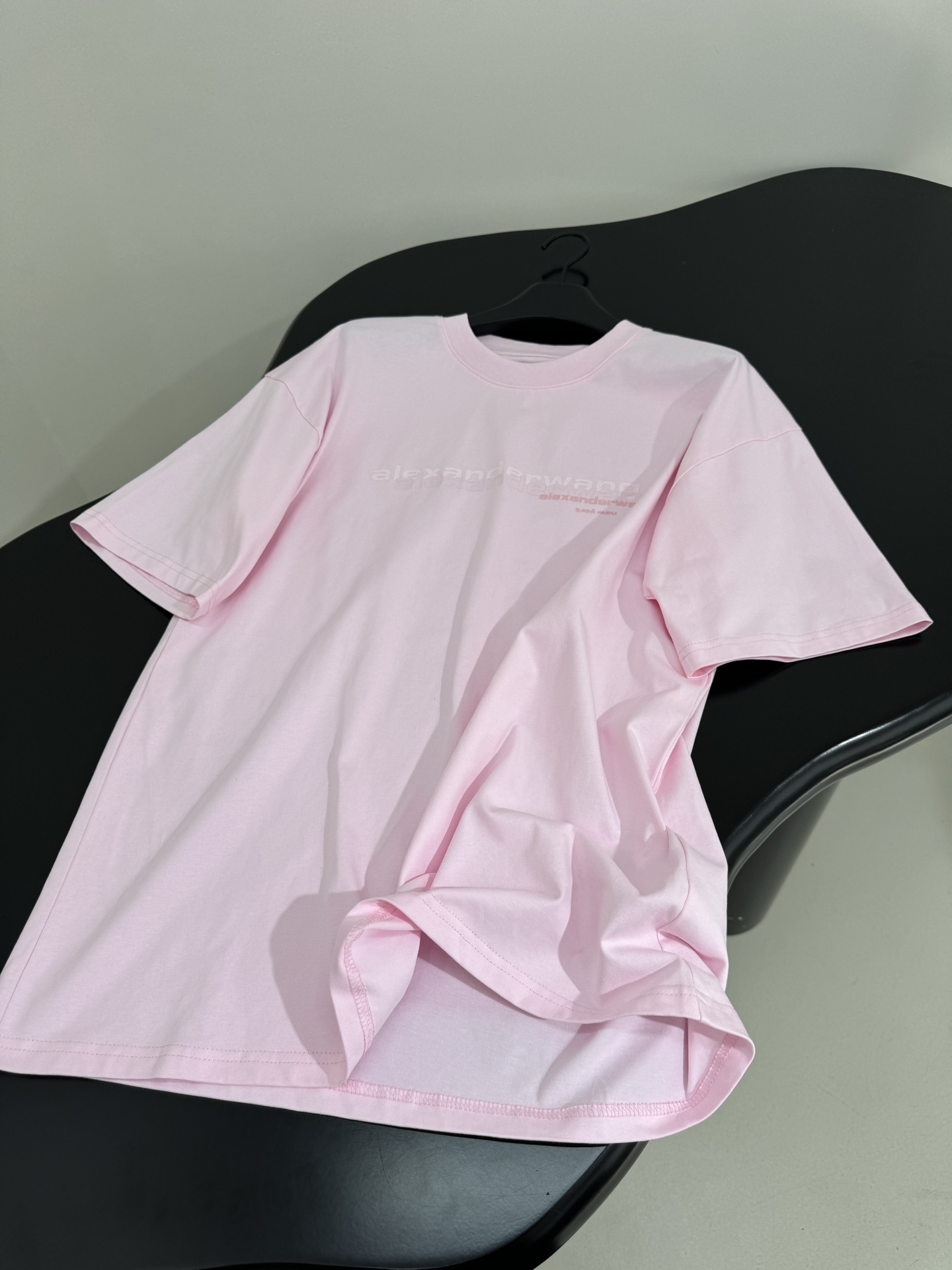 Fashion Update: P437 Original Cotton T-shirt with Wang25 Pressurized Collection, Gender-Neutral in White - 图片 4