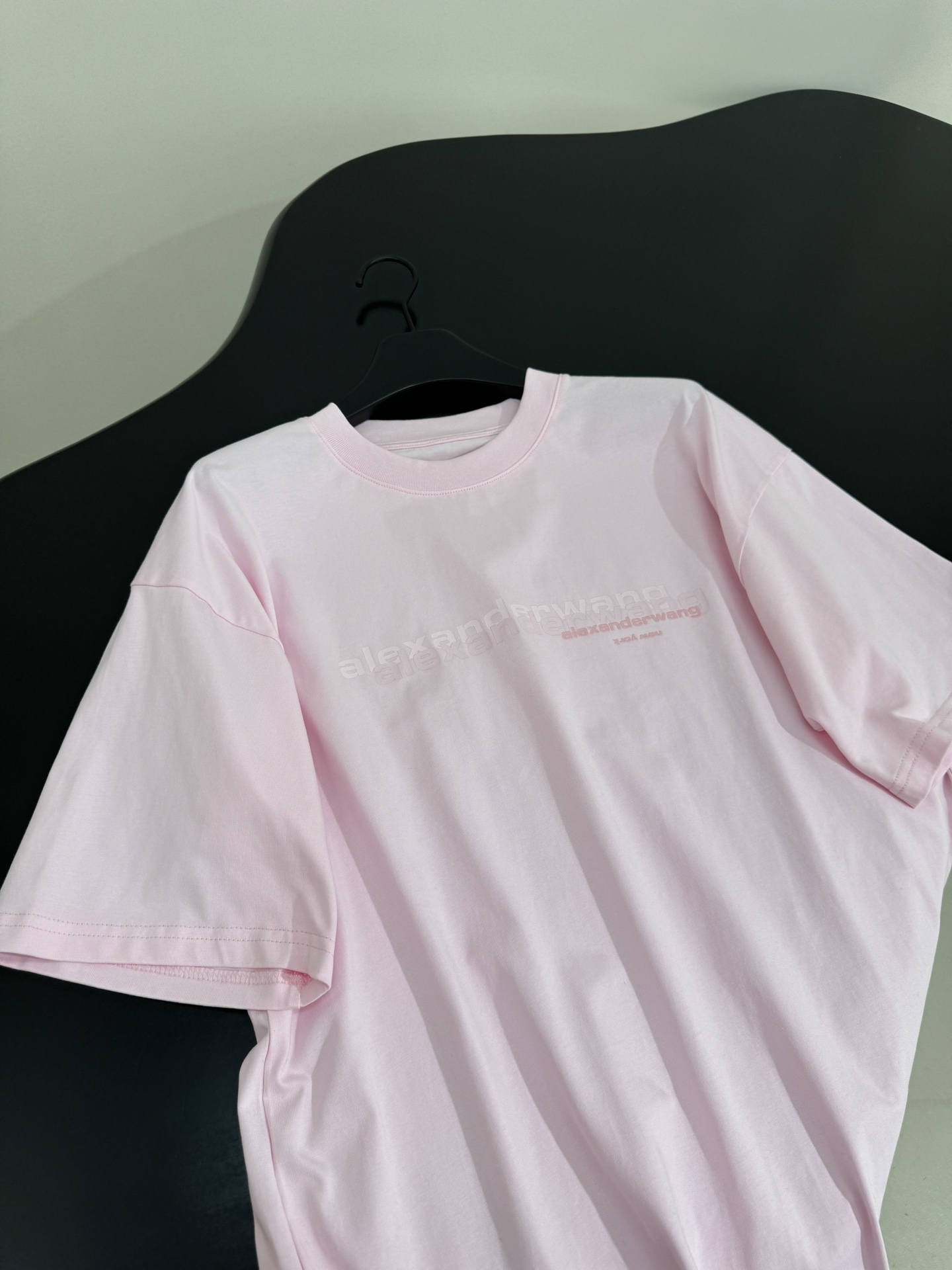 Fashion Update: P437 Original Cotton T-shirt with Wang25 Pressurized Collection, Gender-Neutral in White - 图片 5