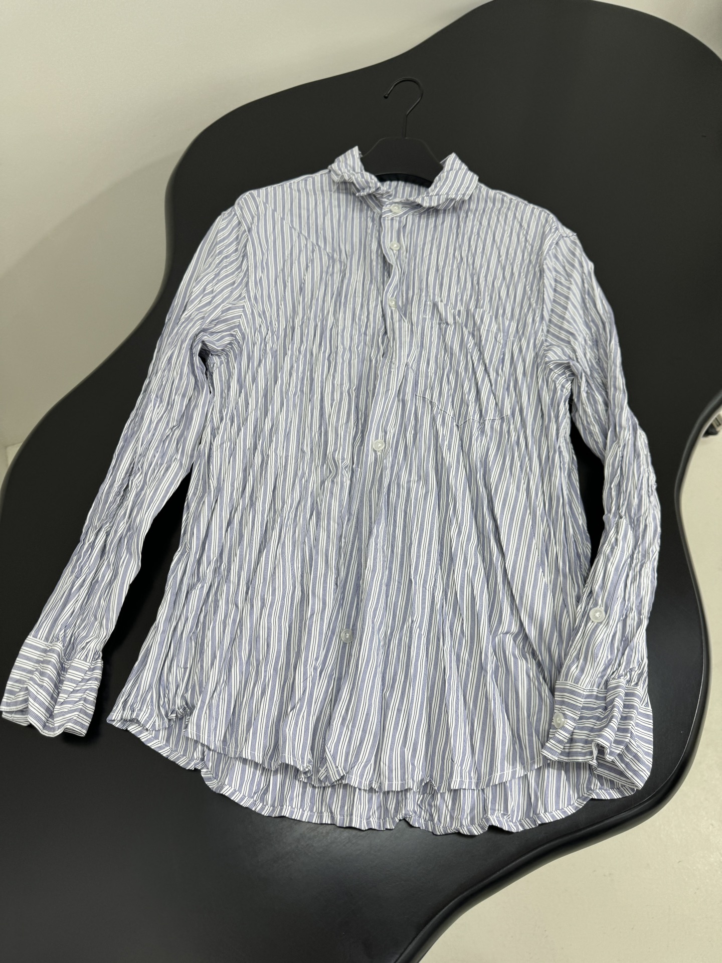 Unique Wrinkle Design Striped Suit with Gender-Equal Style and Age Reduction Effect - 图片 4
