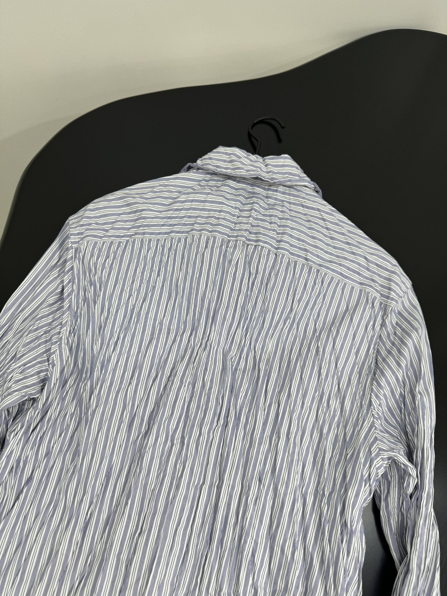 Unique Wrinkle Design Striped Suit with Gender-Equal Style and Age Reduction Effect - 图片 9