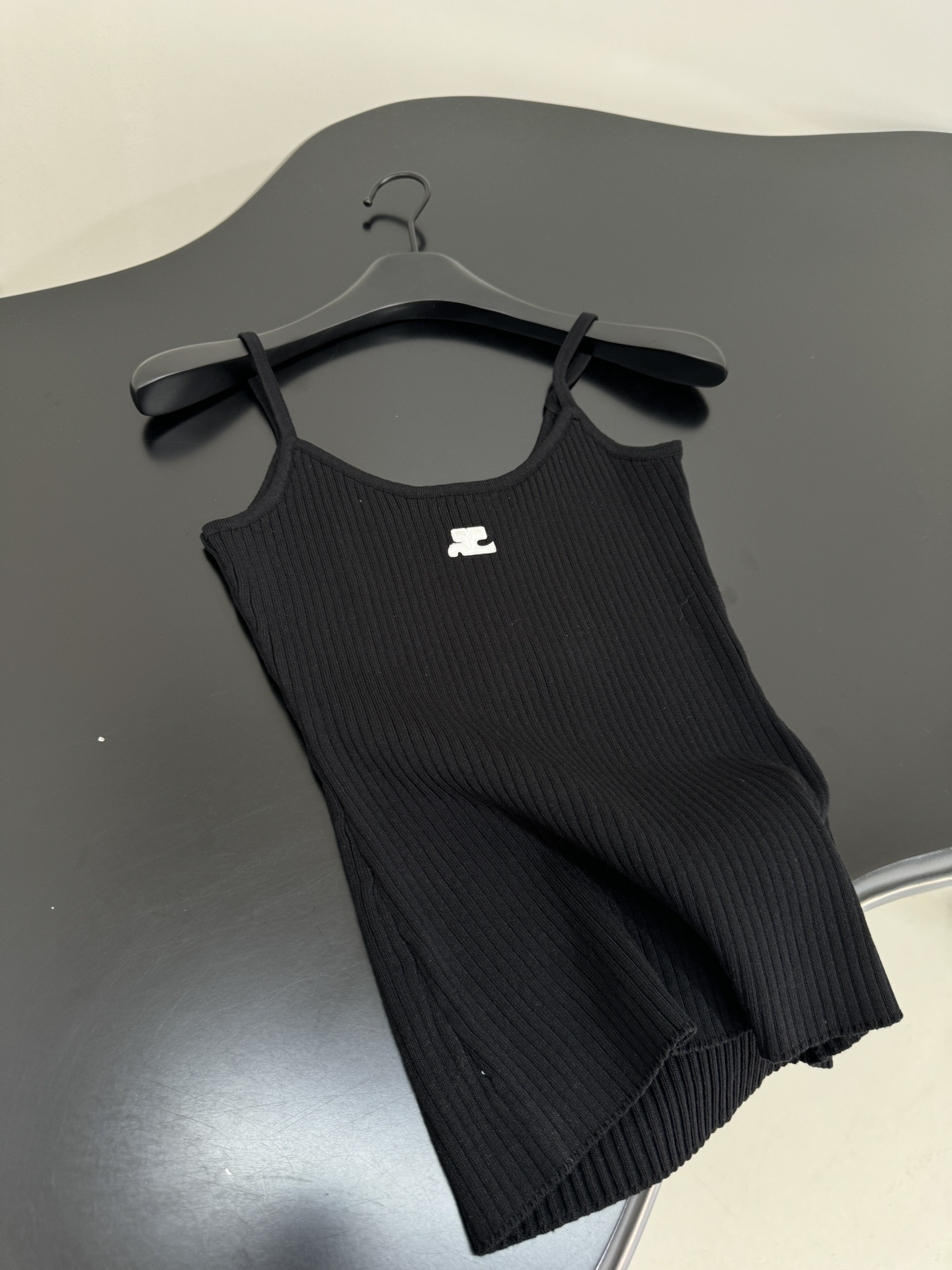 Courrege Suit: Original Hardcore Design with New Cotton Knit Vest and Logo Embroidery - 图片 7