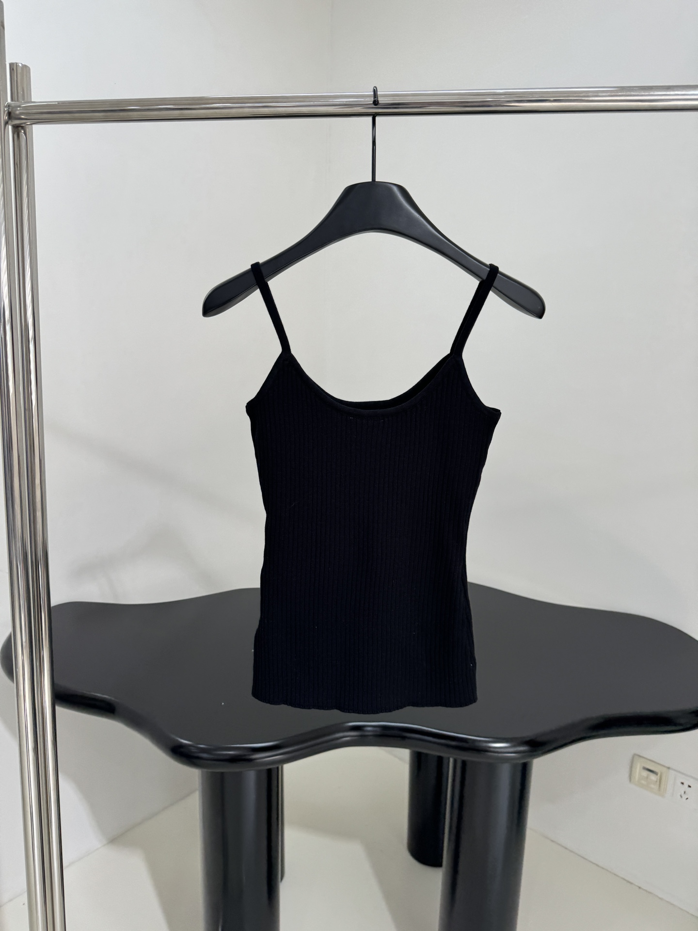 Courrege Suit: Original Hardcore Design with New Cotton Knit Vest and Logo Embroidery - 图片 3