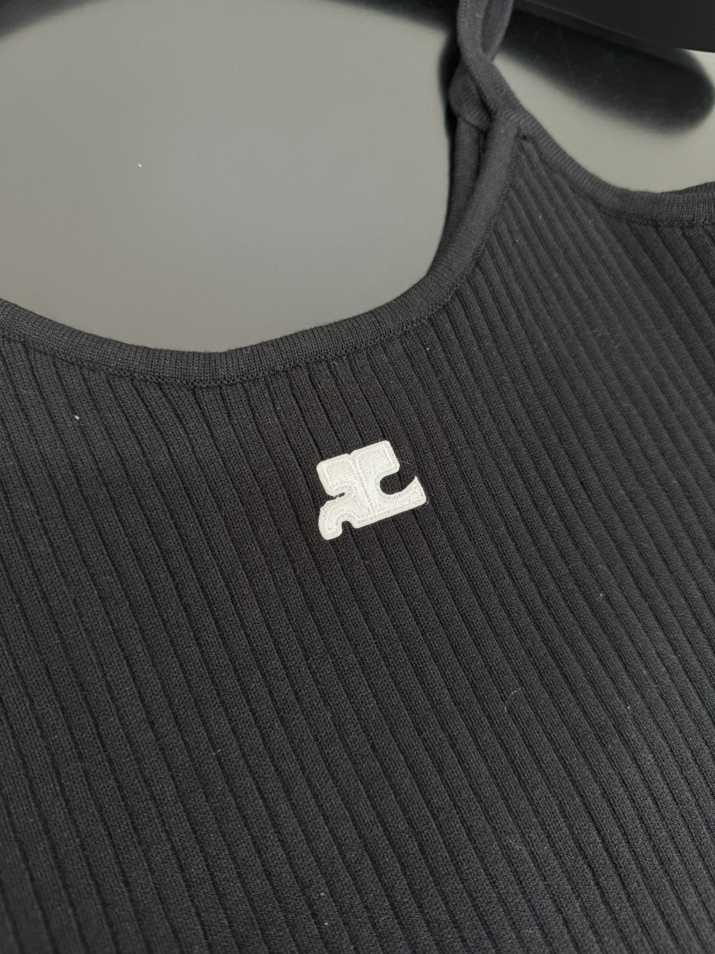 Courrege Suit: Original Hardcore Design with New Cotton Knit Vest and Logo Embroidery - 图片 6