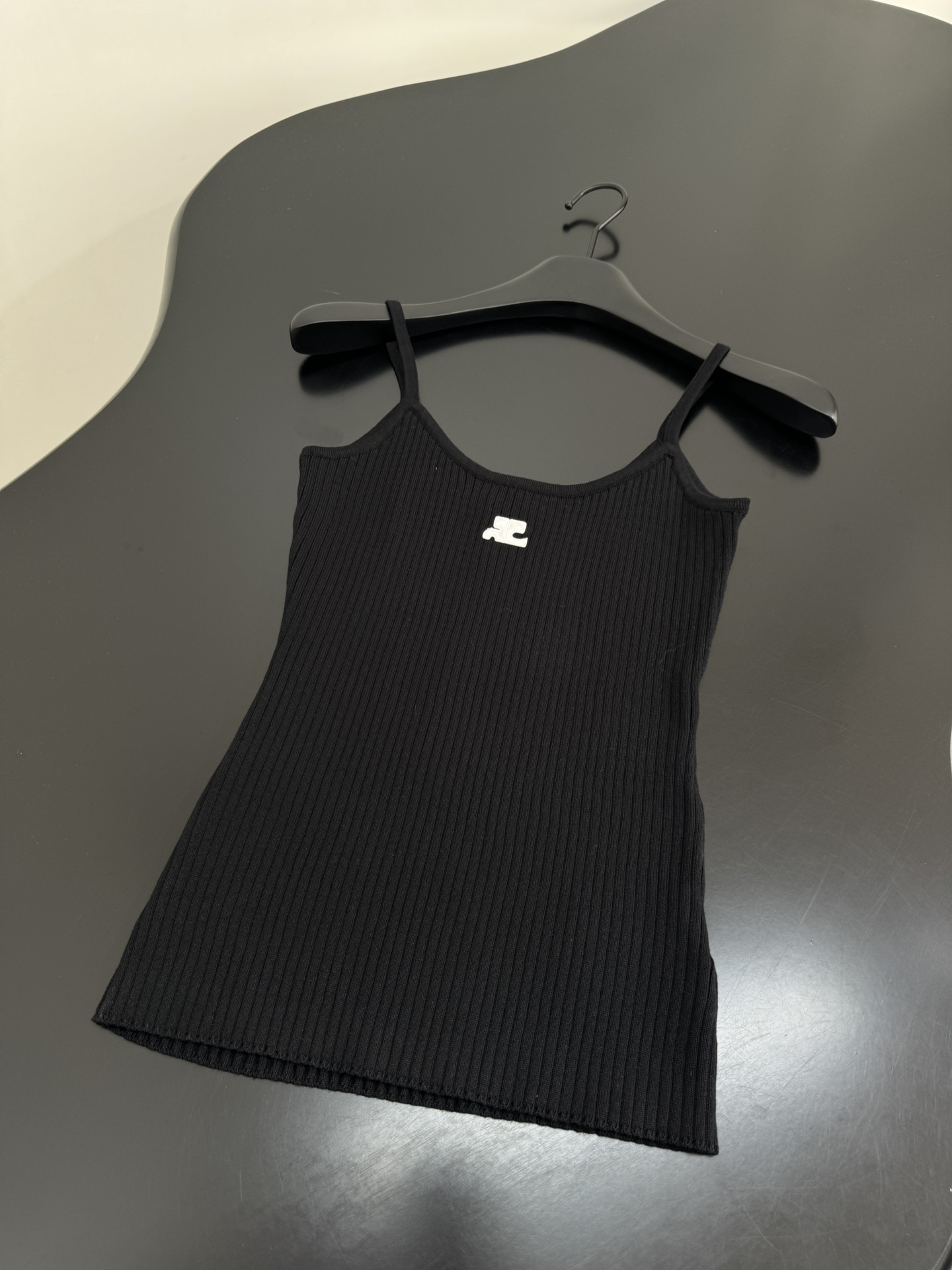 Courrege Suit: Original Hardcore Design with New Cotton Knit Vest and Logo Embroidery - 图片 4