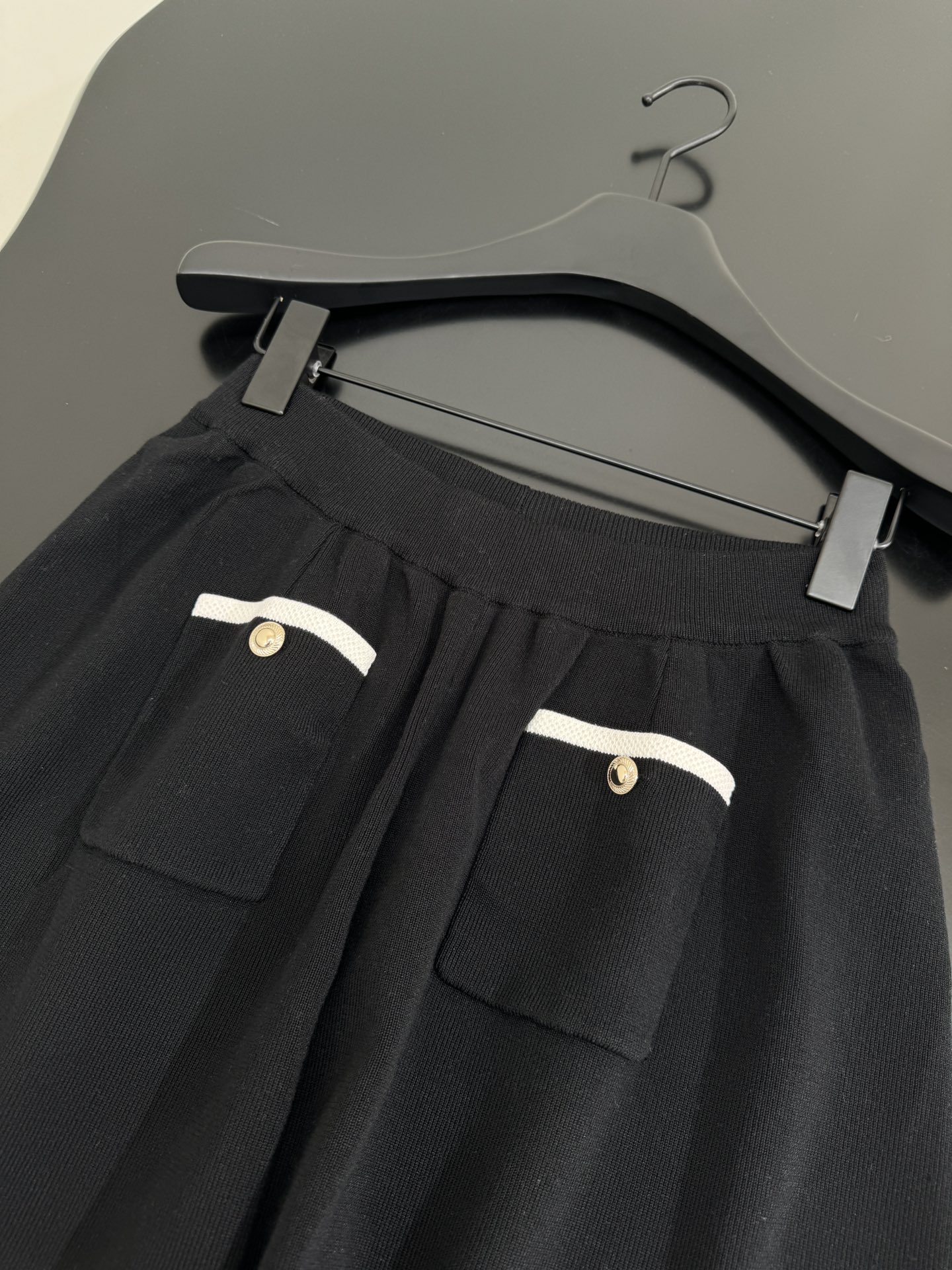 P529 Women’s Cotton Suit with Logo Embroidery and Fresh Shorts - 图片 5